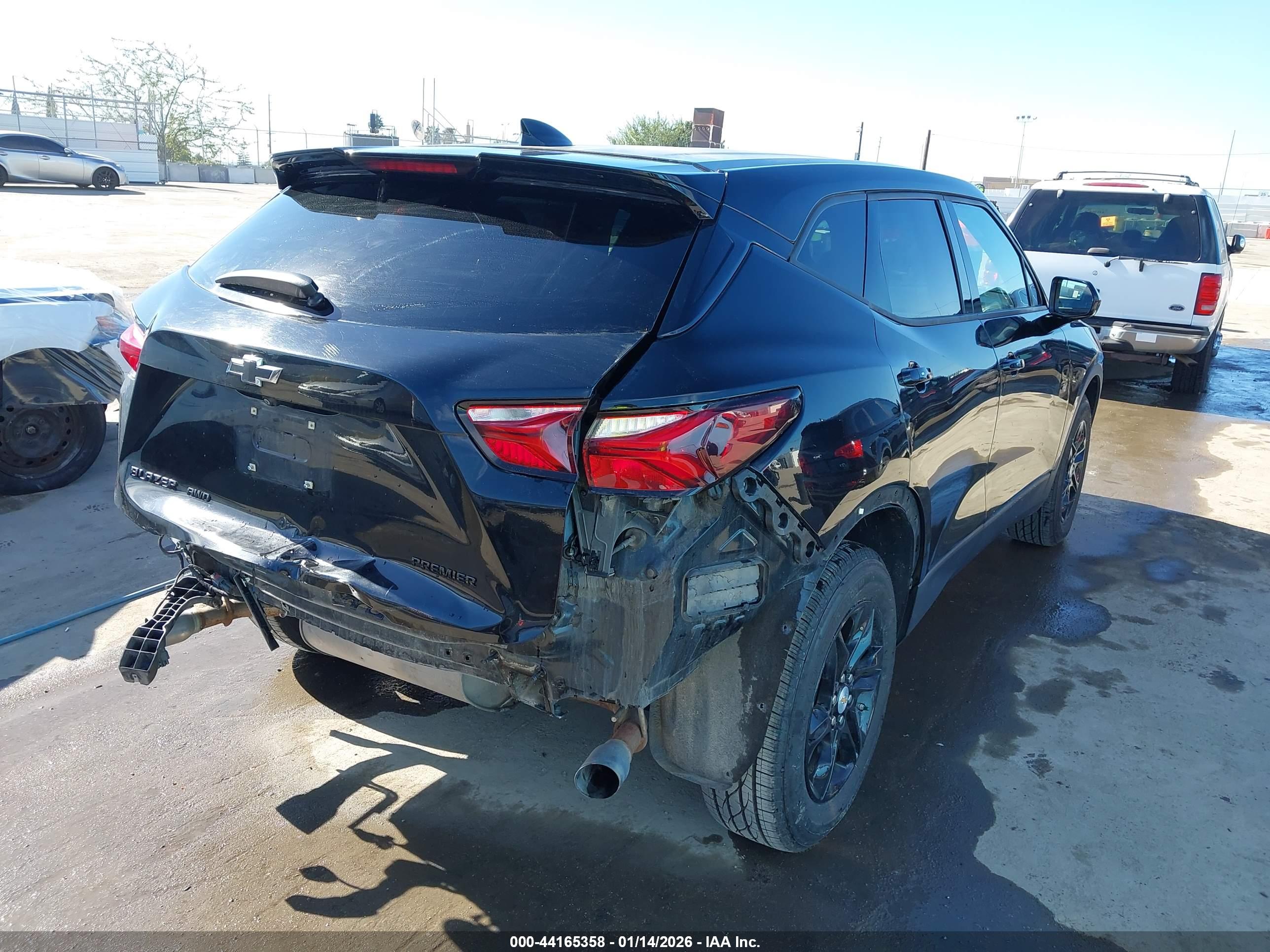 CHEVROLET BLAZER image 4