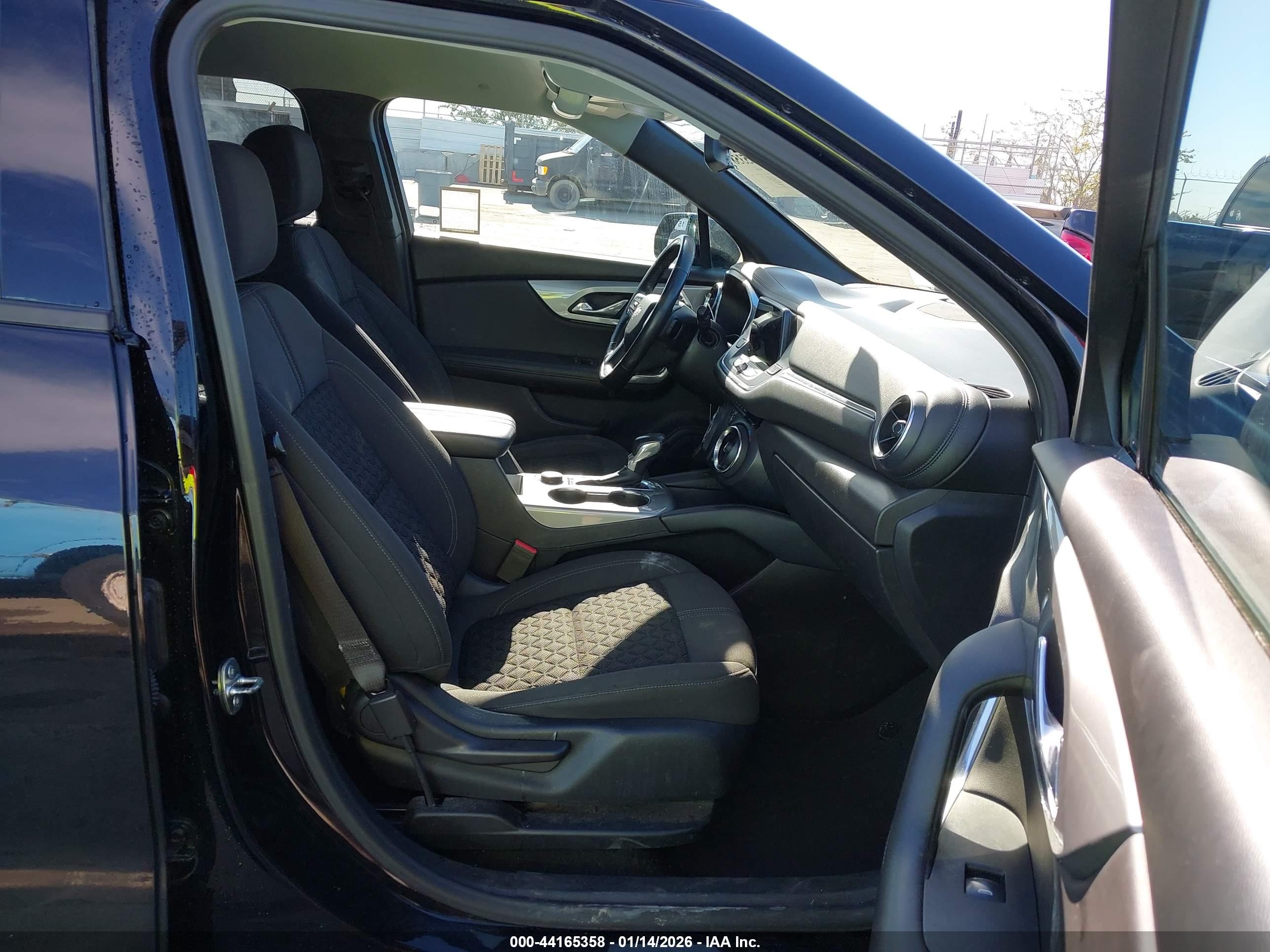 CHEVROLET BLAZER image 5