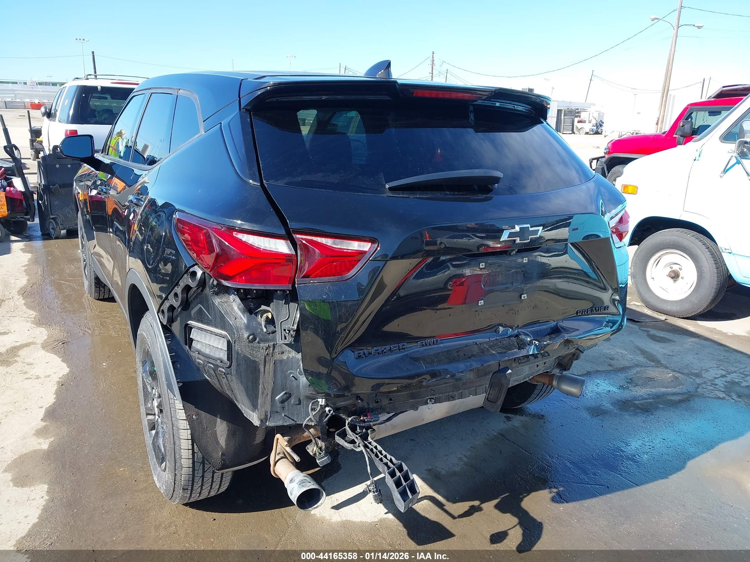 CHEVROLET BLAZER image 6