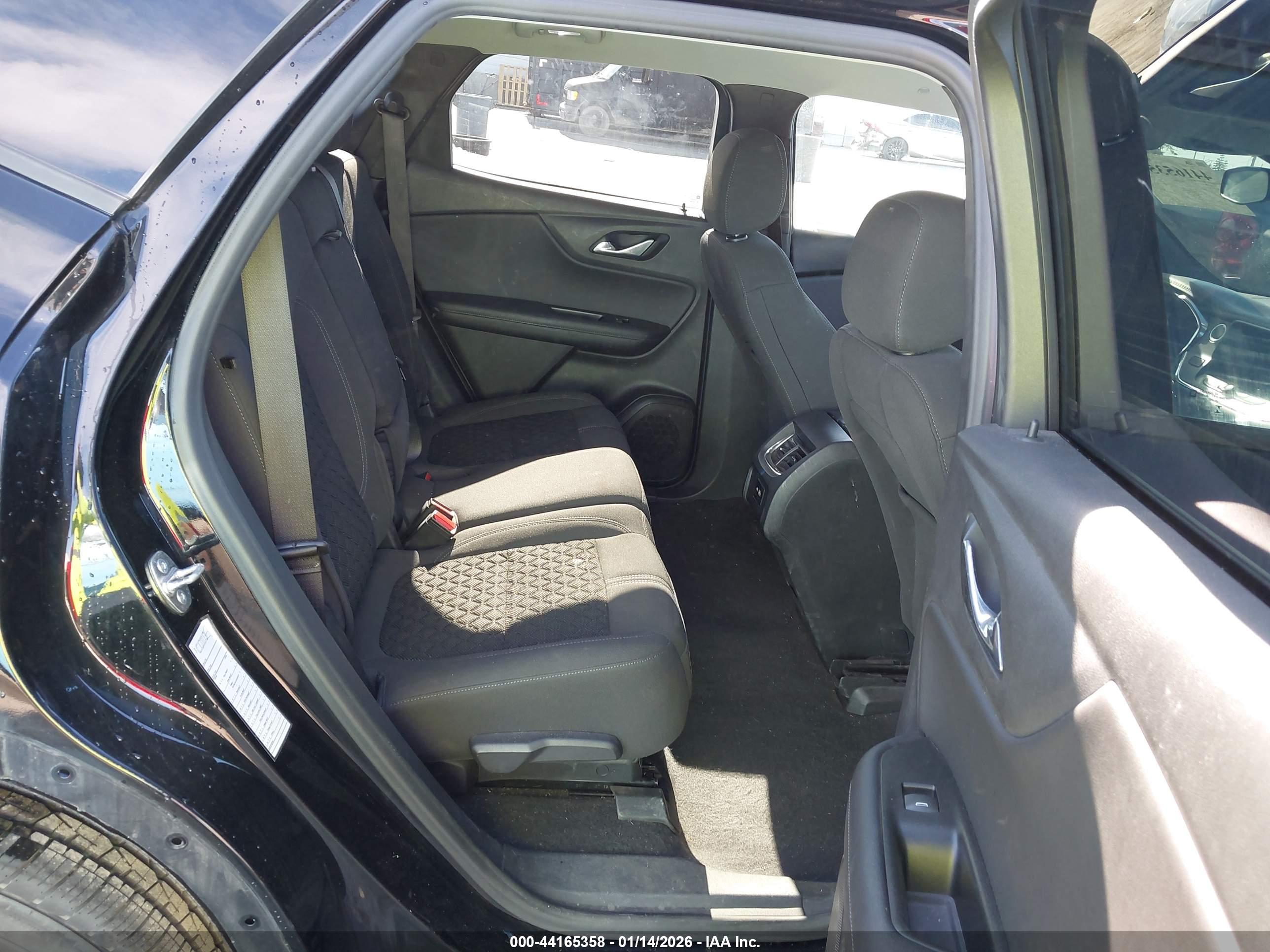 CHEVROLET BLAZER image 8