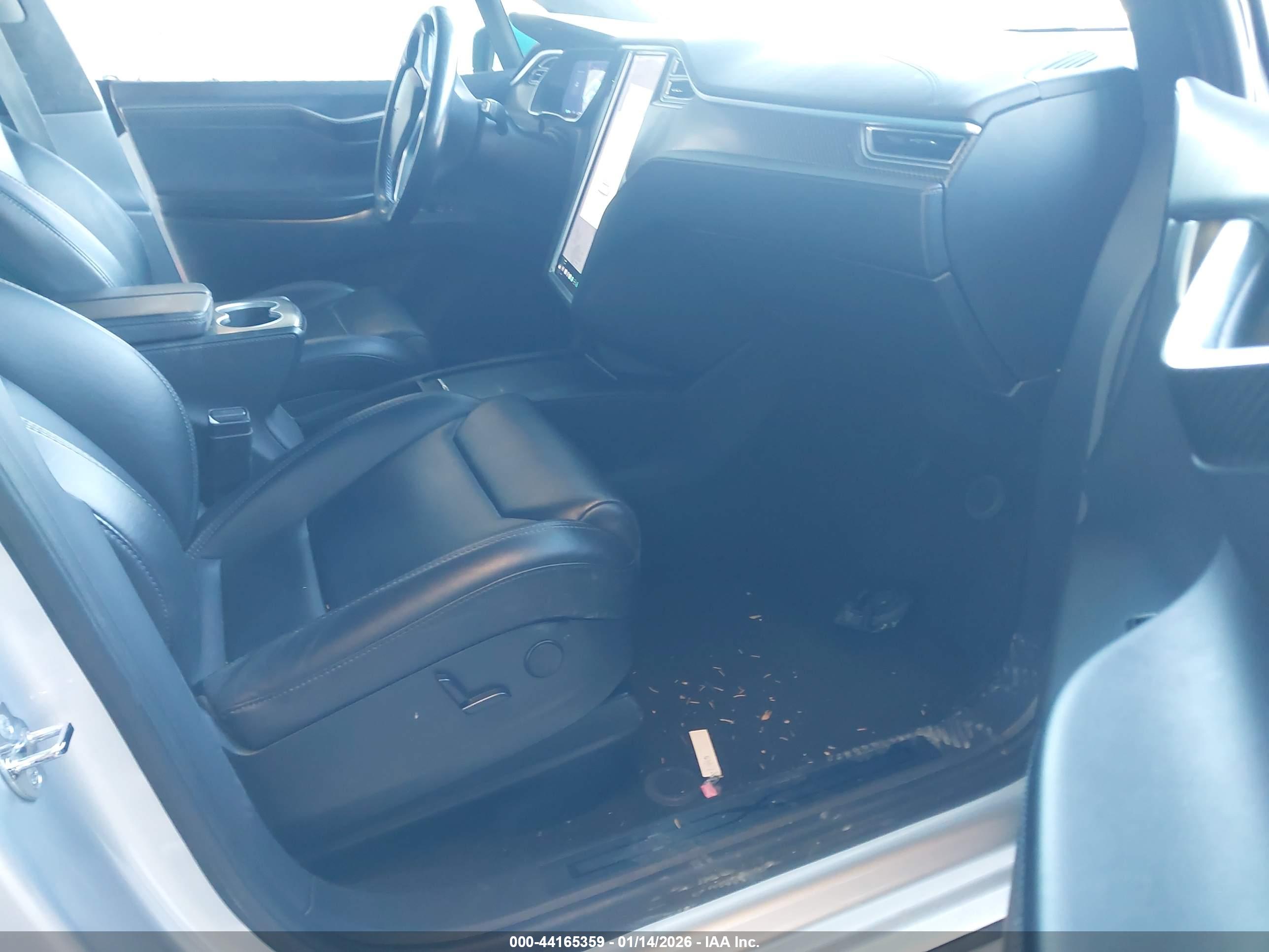 TESLA MODEL image 5
