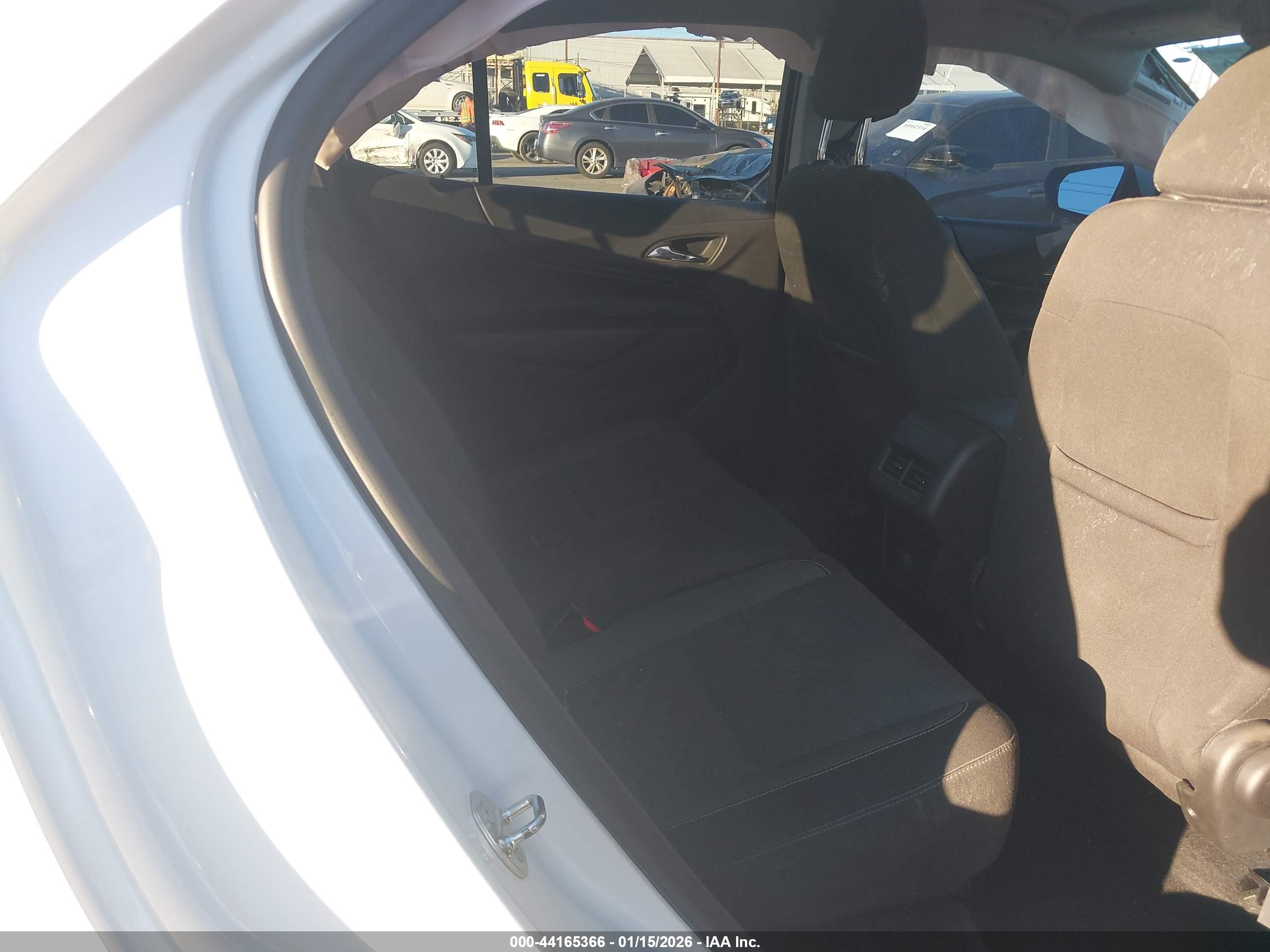 CHEVROLET EQUINOX image 8