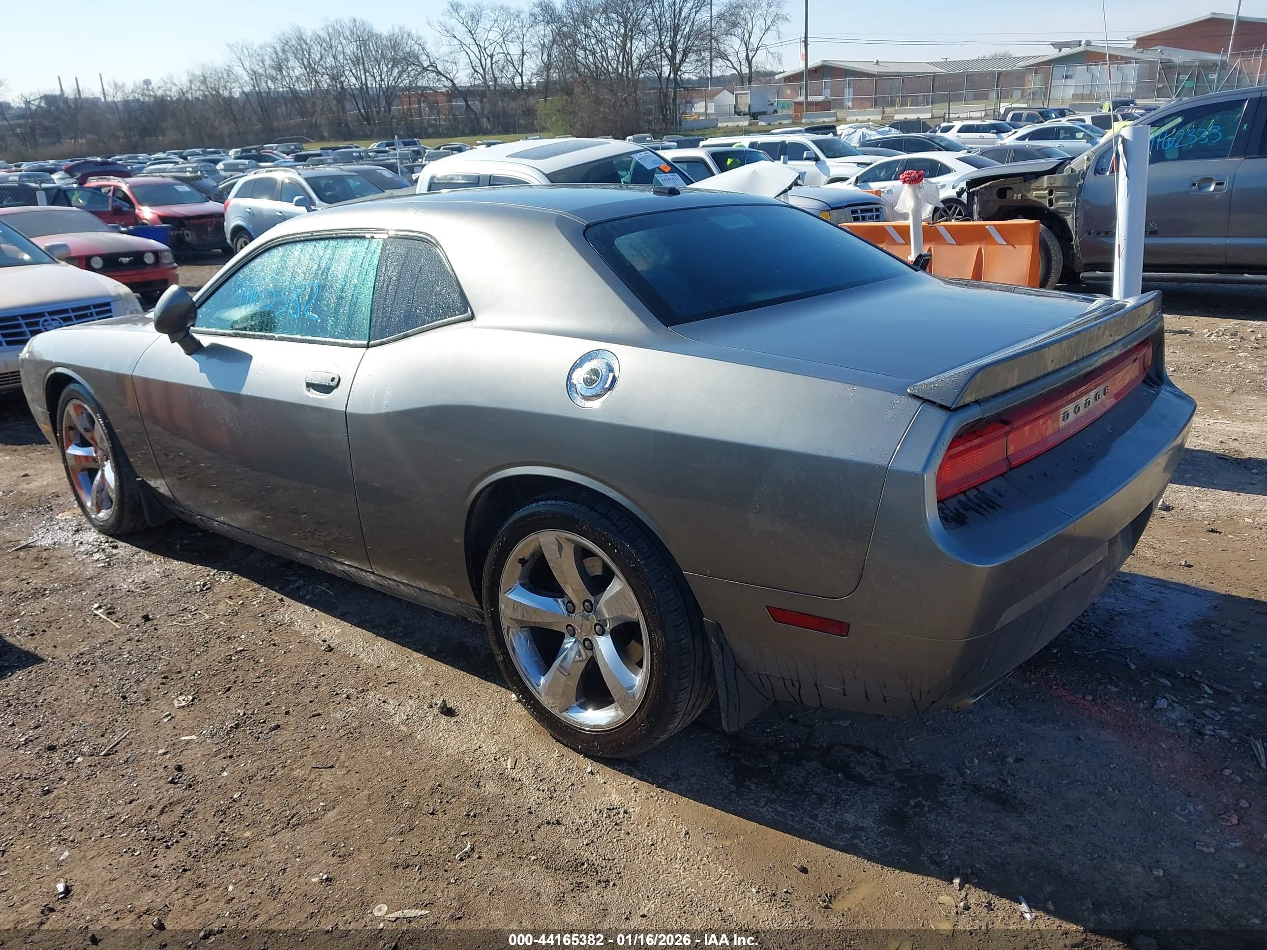 DODGE CHALLENGER image 3