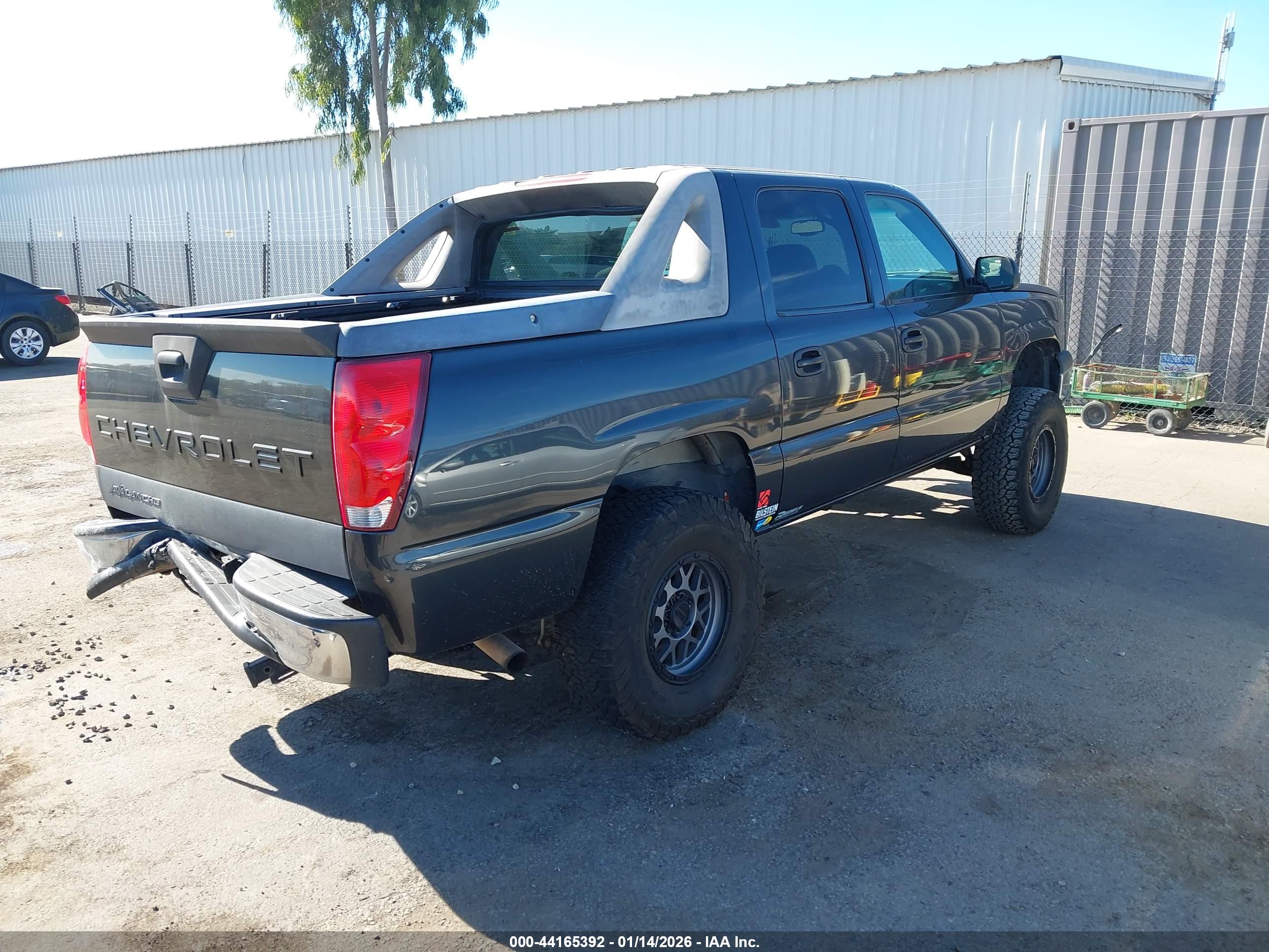 CHEVROLET AVALANCHE image 4