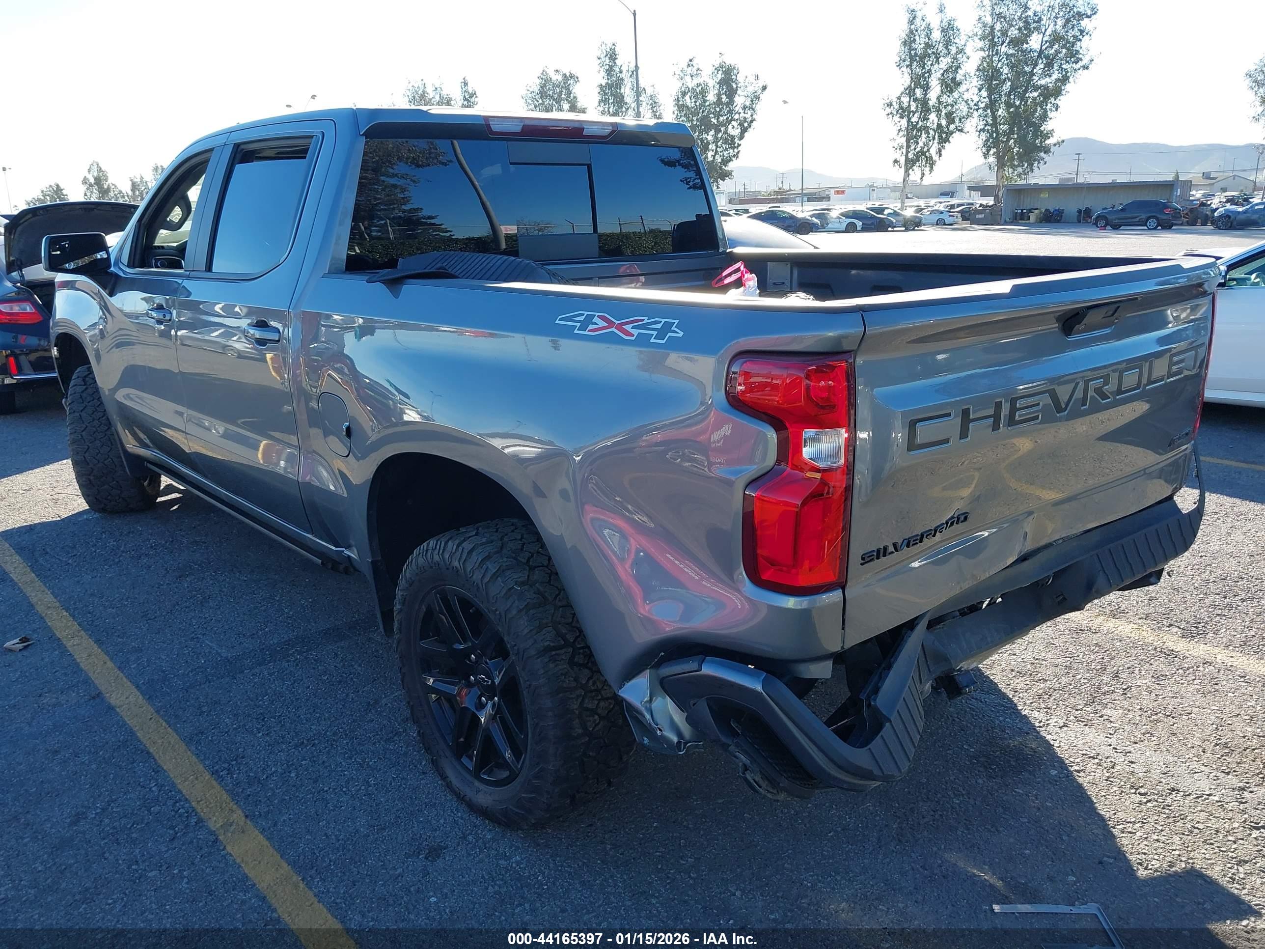 CHEVROLET SILVERADO image 3