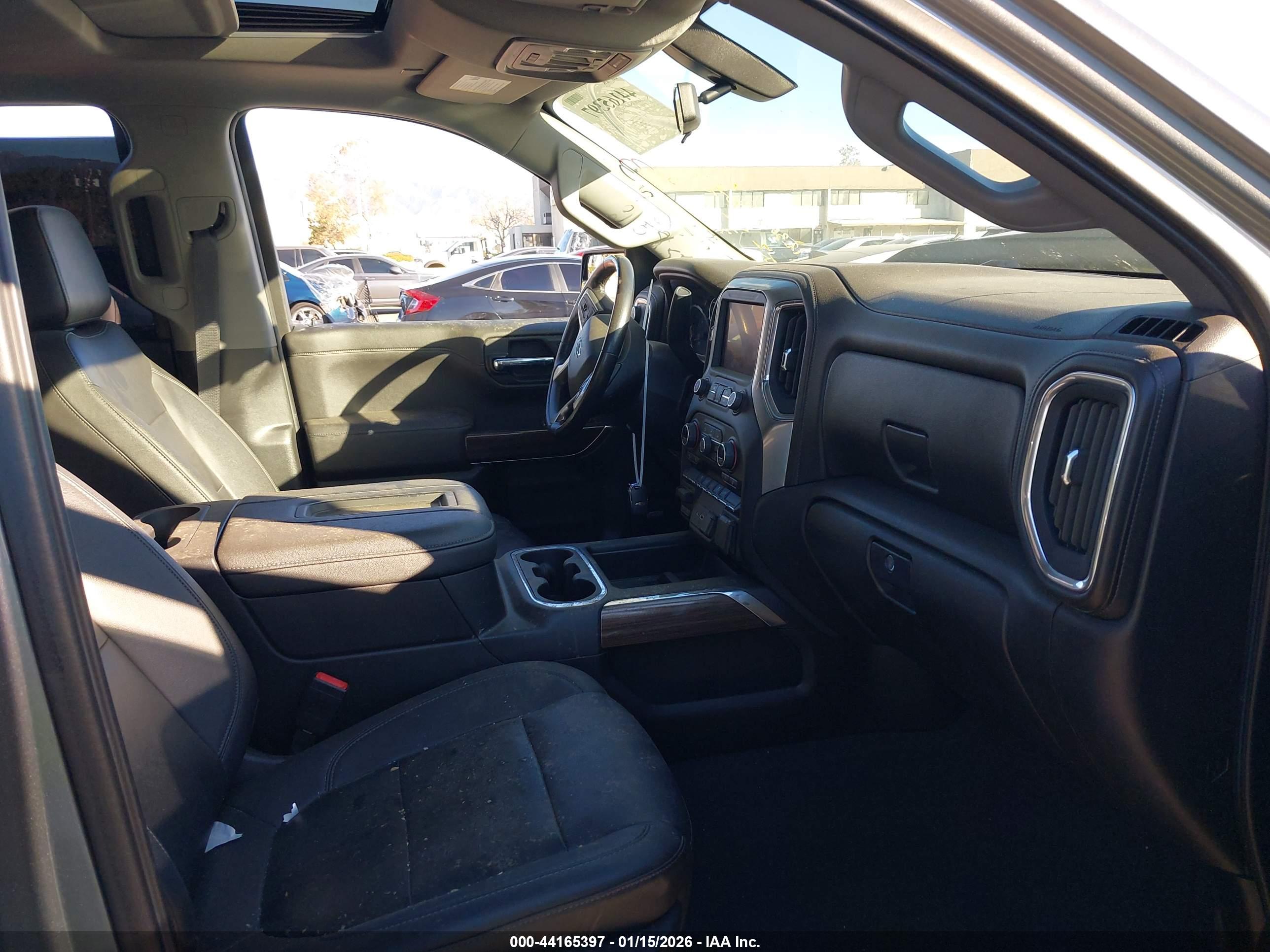 CHEVROLET SILVERADO image 5
