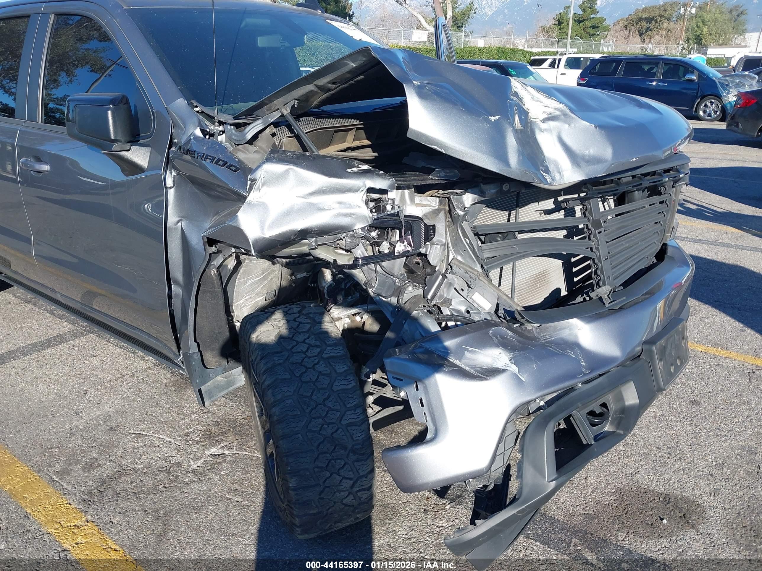 CHEVROLET SILVERADO image 6