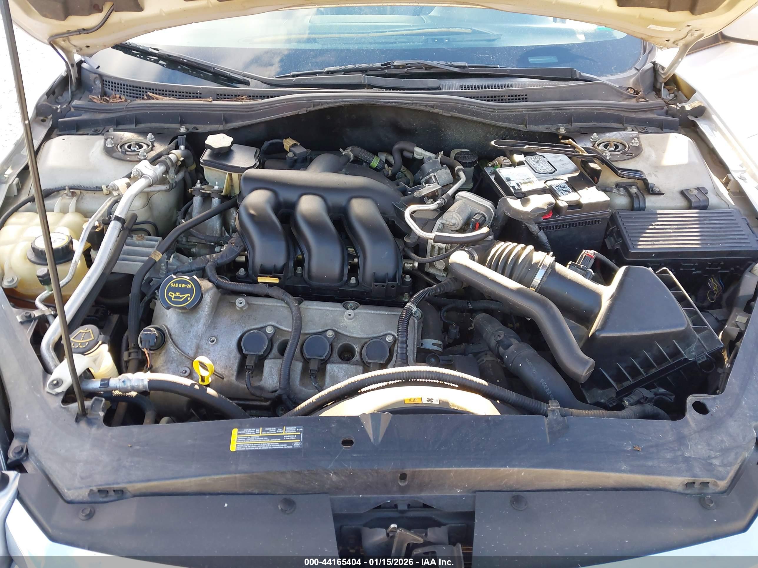 FORD FUSION image 10