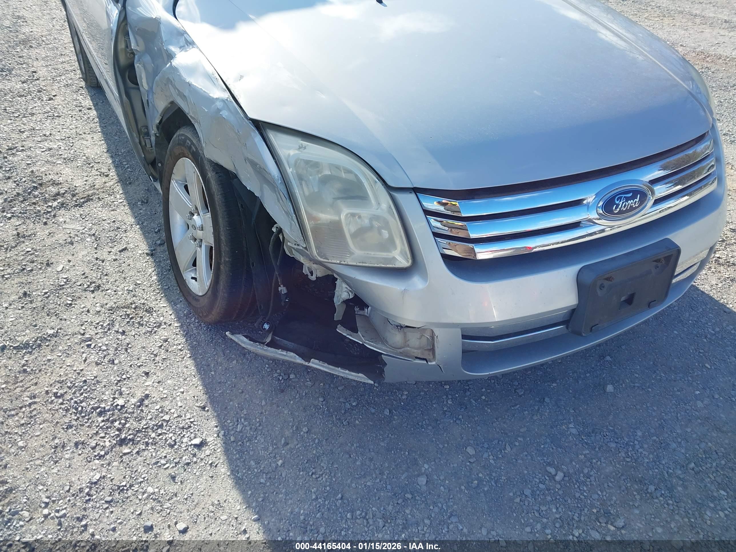 FORD FUSION image 6