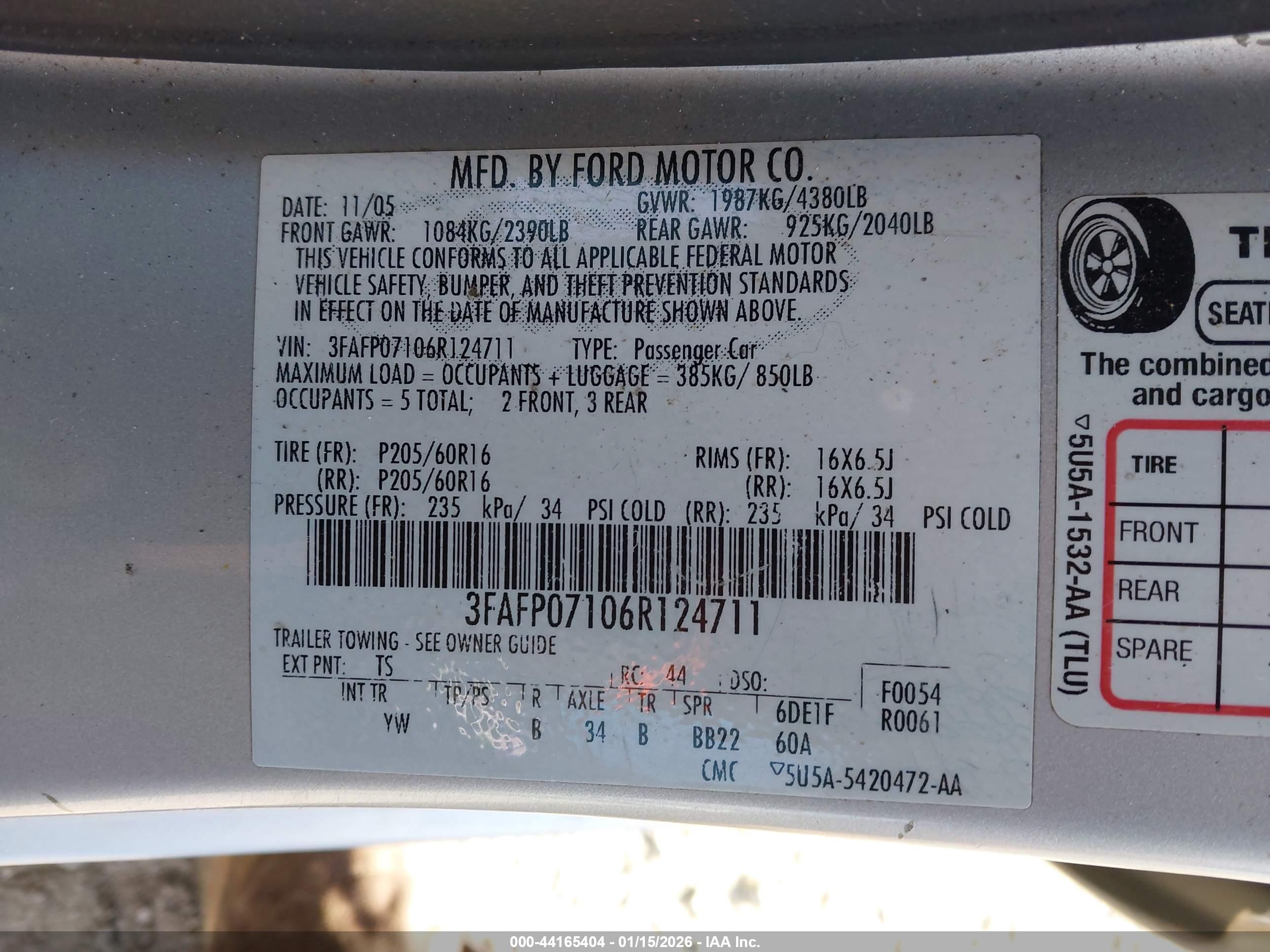FORD FUSION image 9