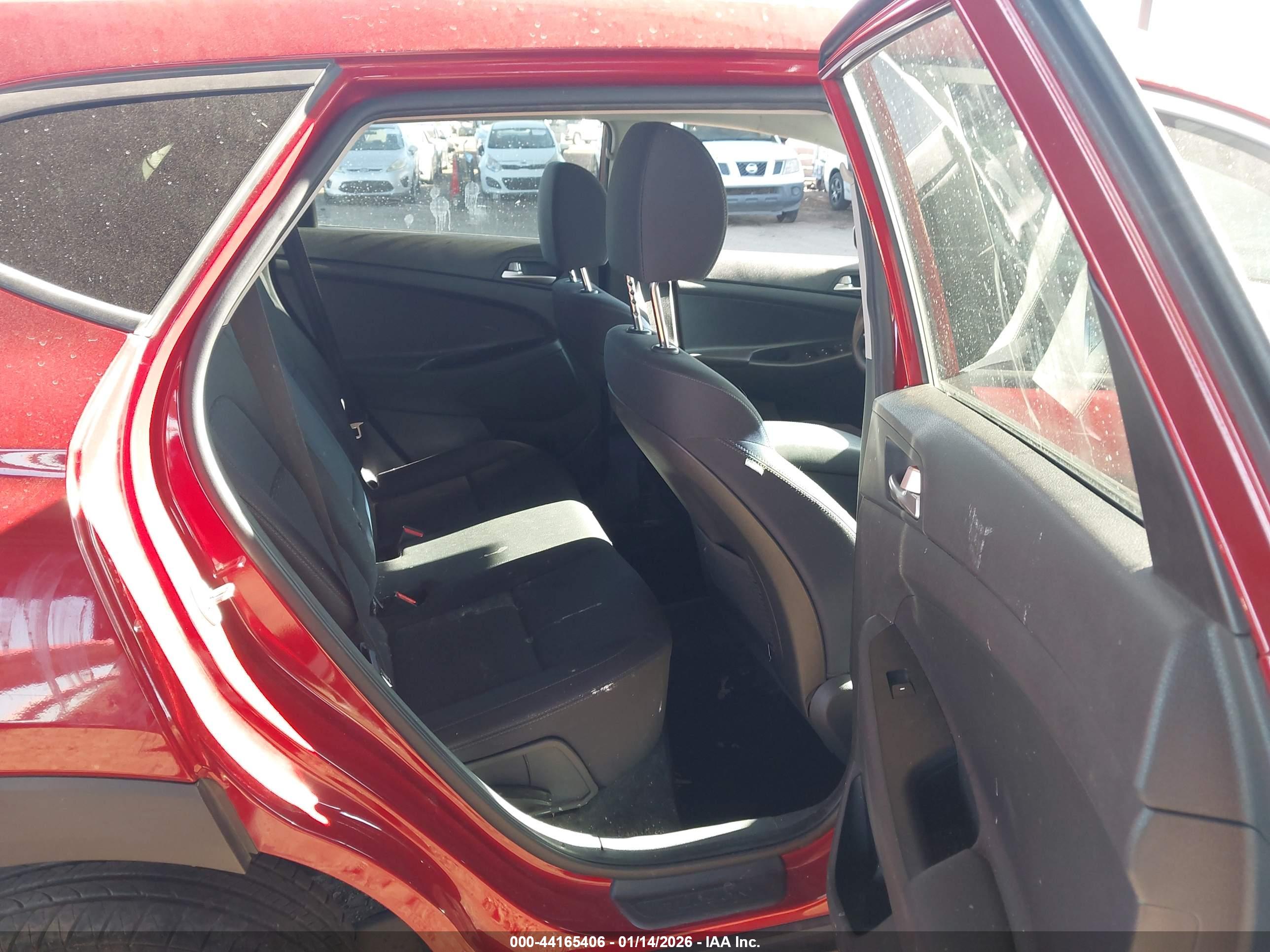 HYUNDAI TUCSON image 8