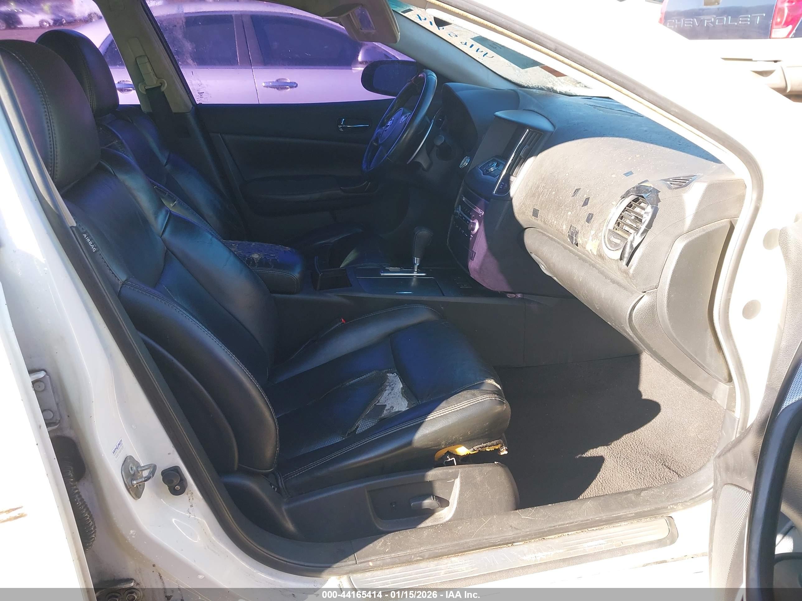 NISSAN MAXIMA image 5