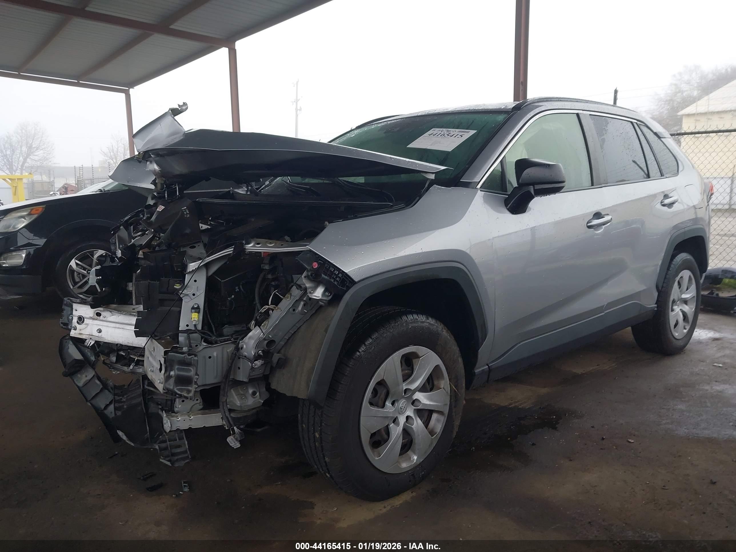 TOYOTA RAV4 image 2
