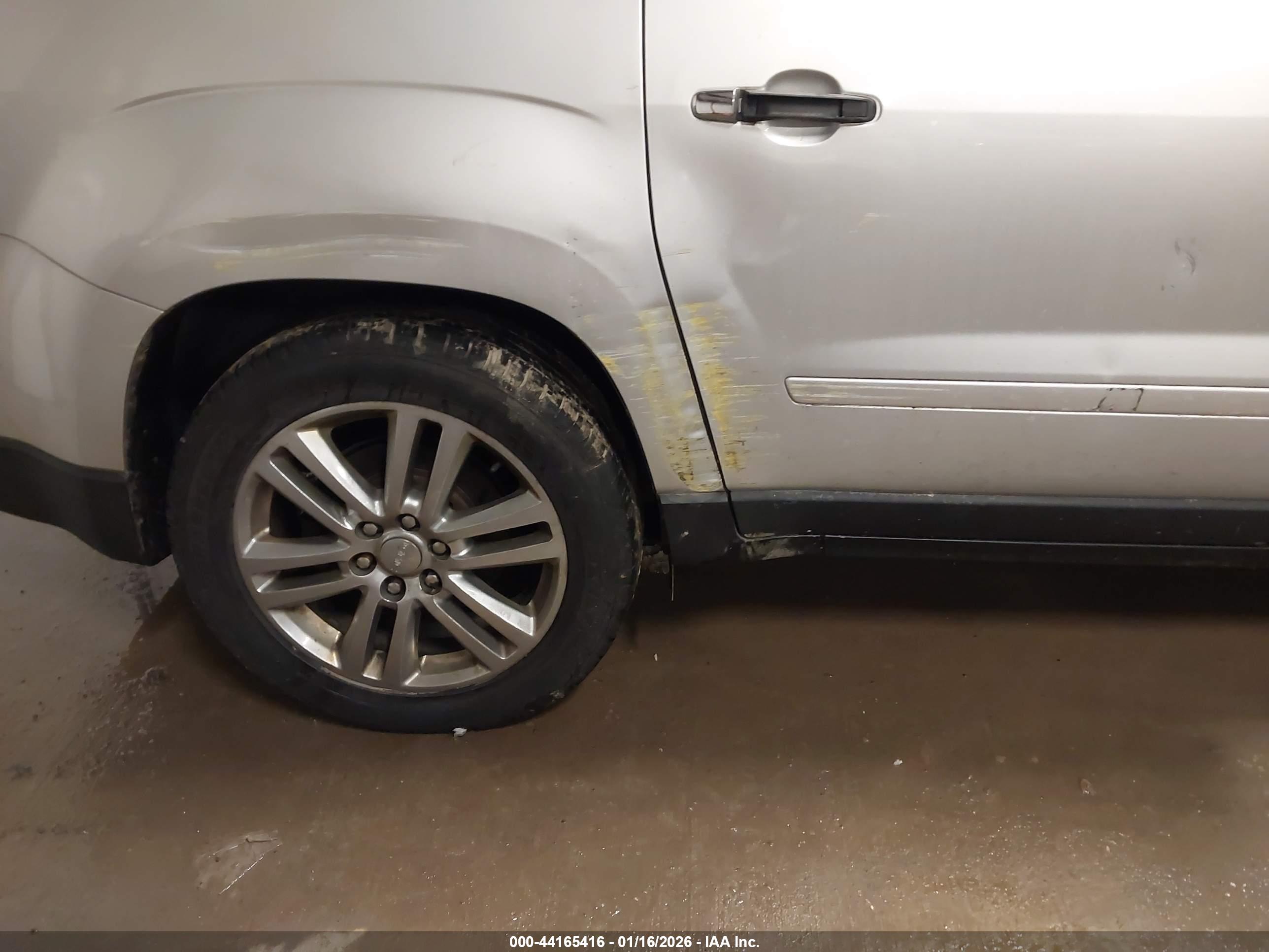 GMC ACADIA image 6