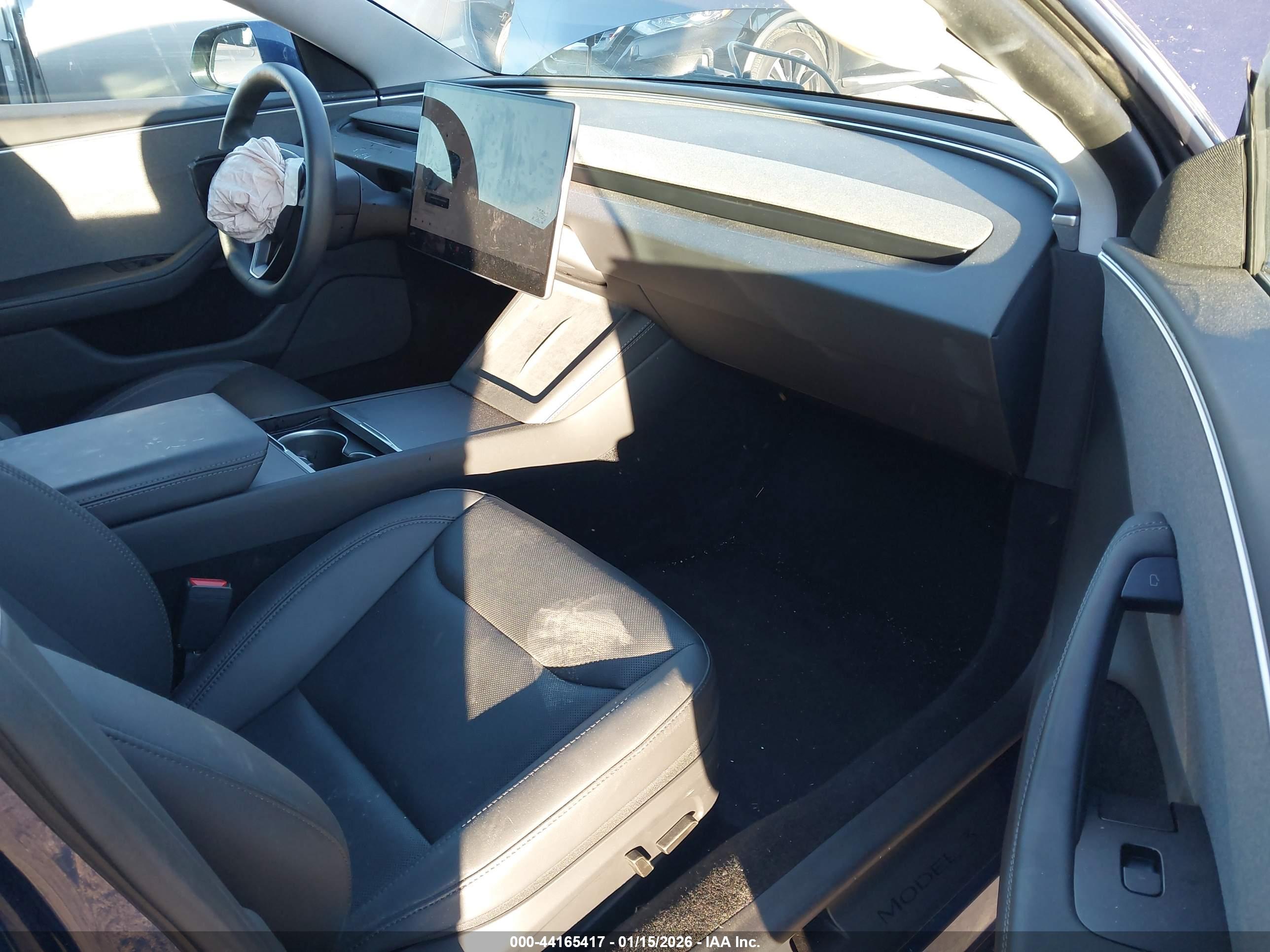 TESLA MODEL image 5