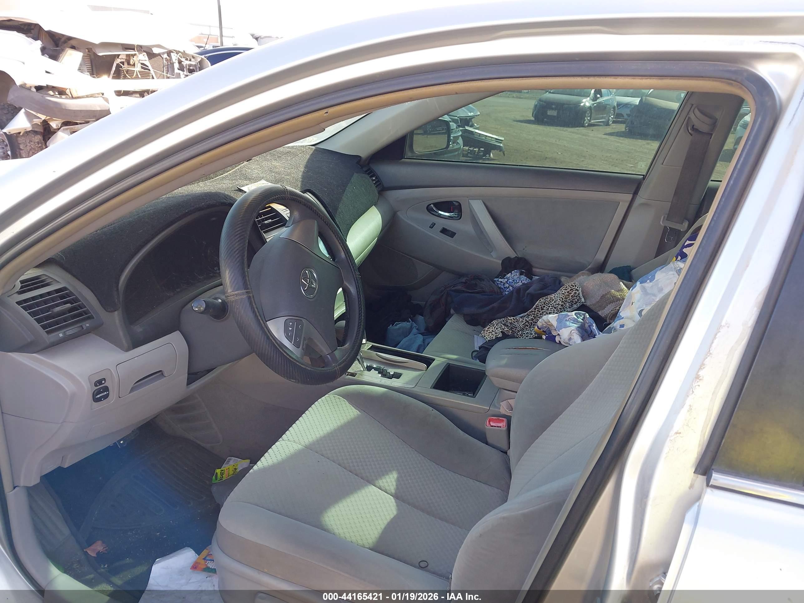 TOYOTA CAMRY image 5