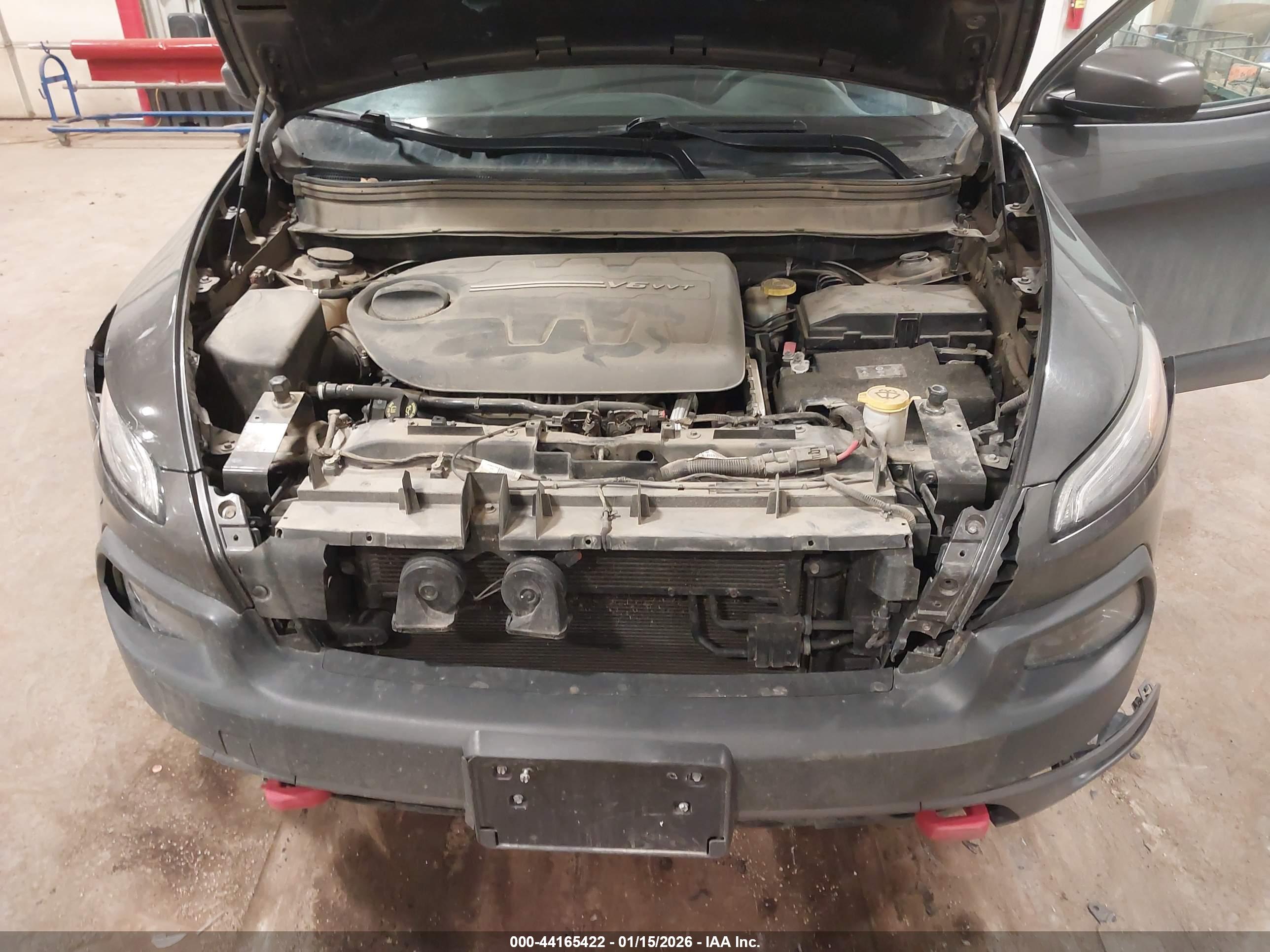 JEEP CHEROKEE image 10
