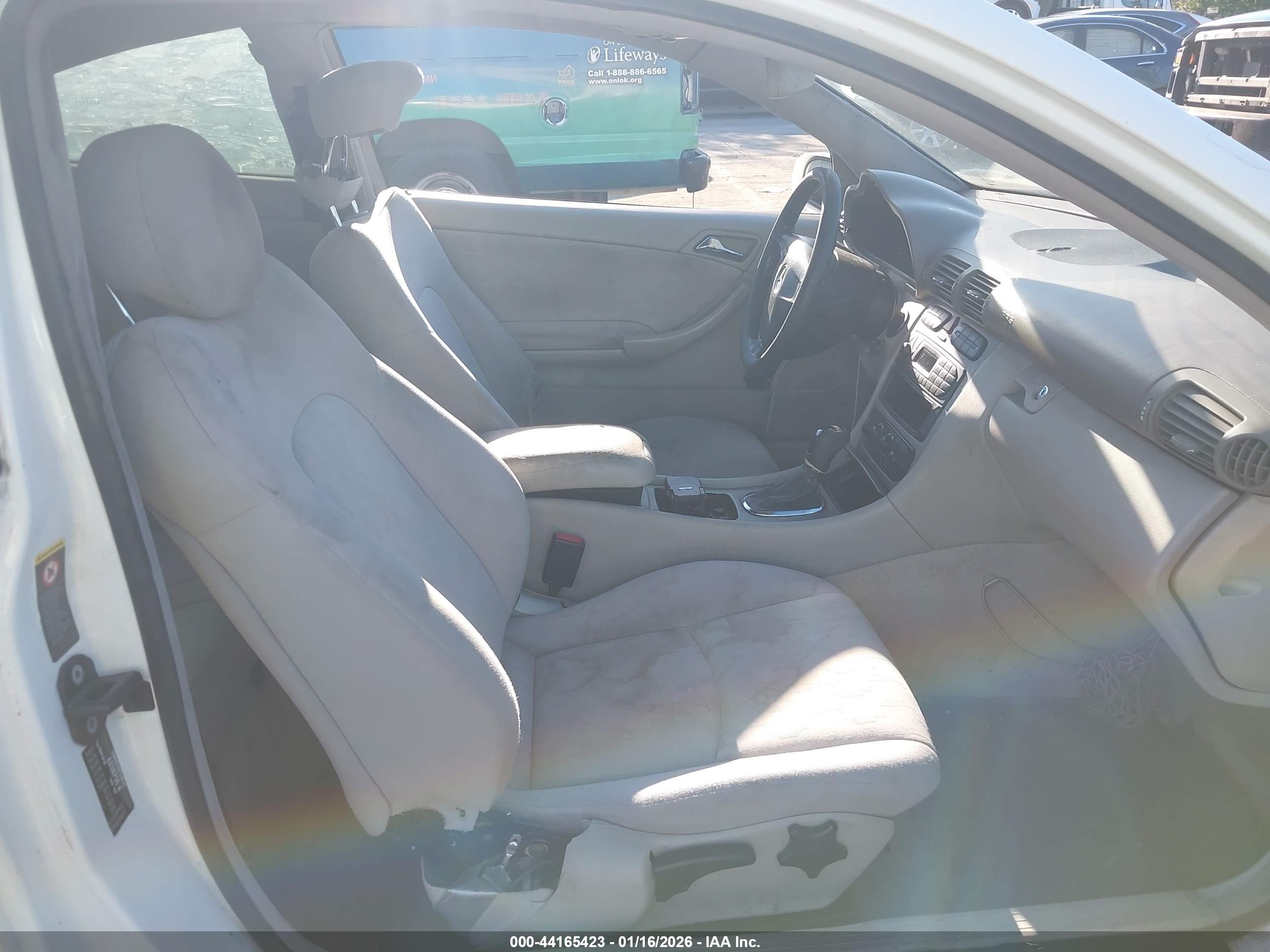 MERCEDES-BENZ C image 8