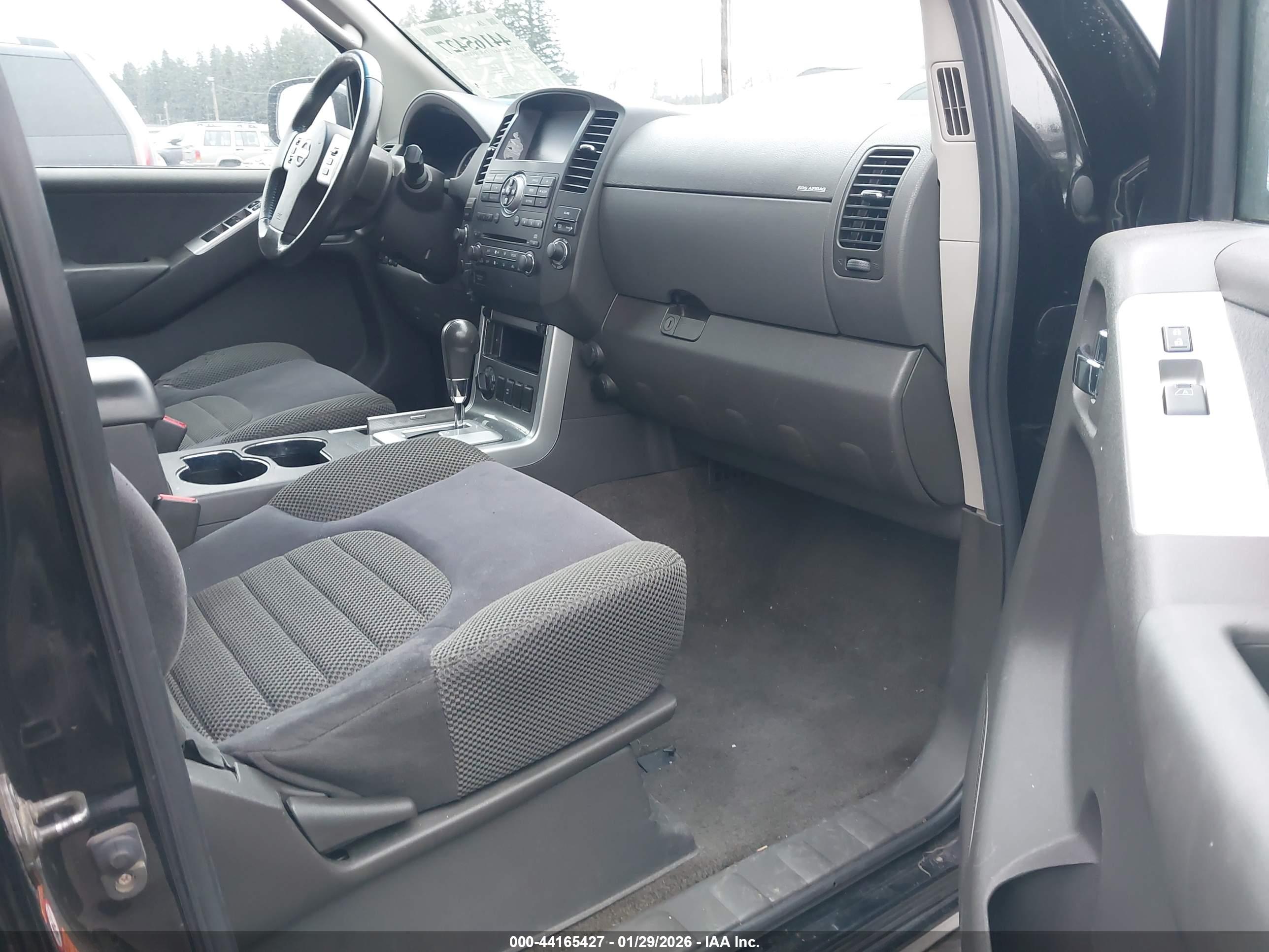 NISSAN PATHFINDER image 5