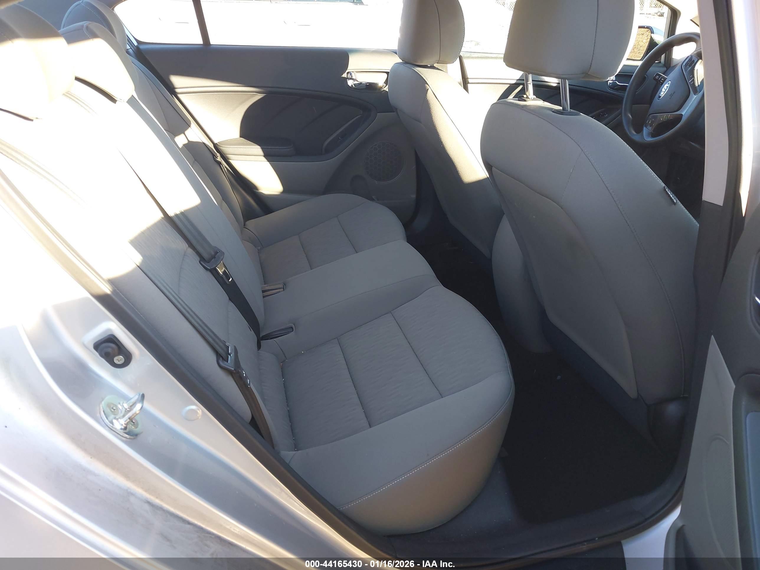 KIA FORTE image 8