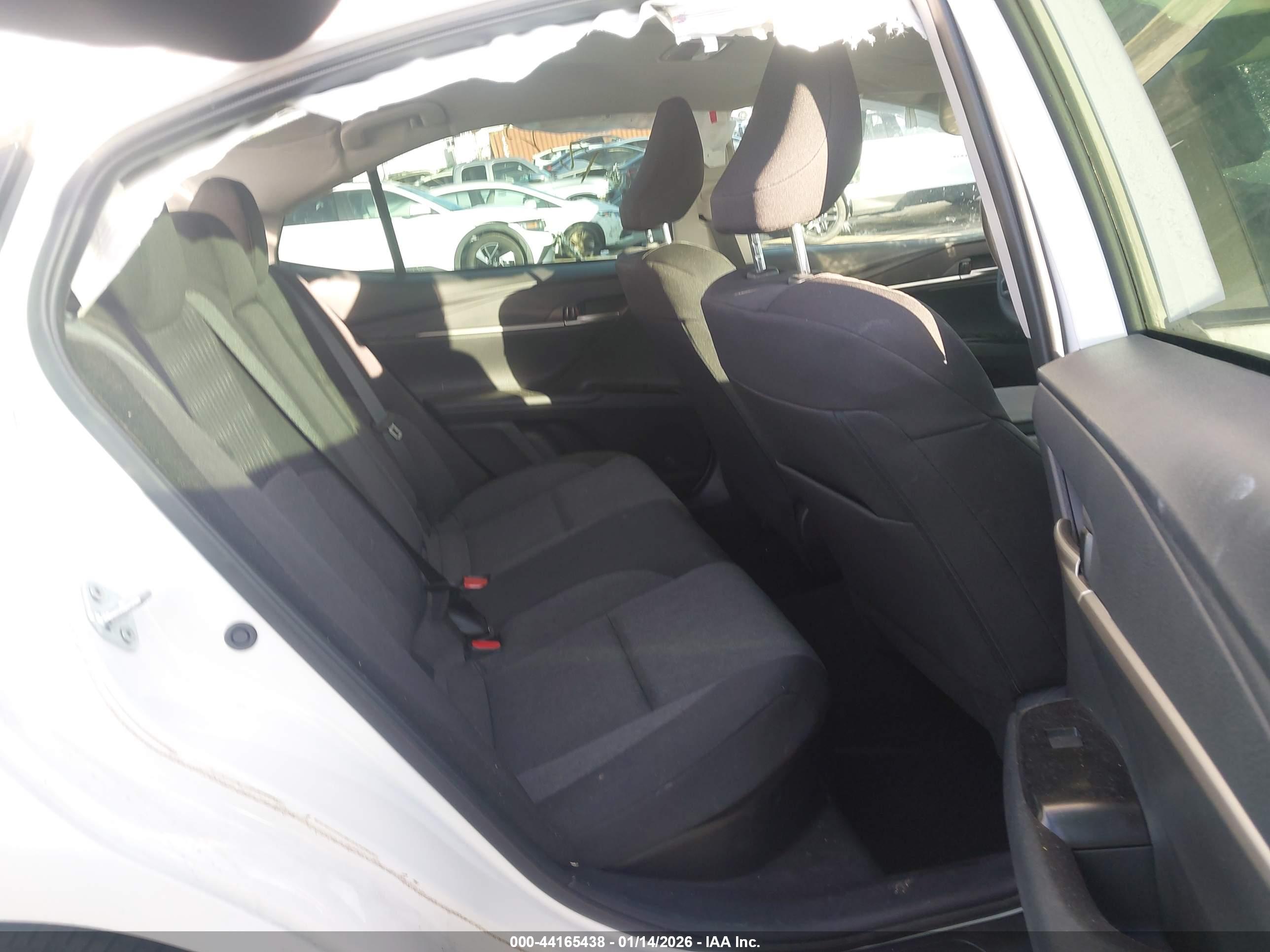 TOYOTA CAMRY image 8