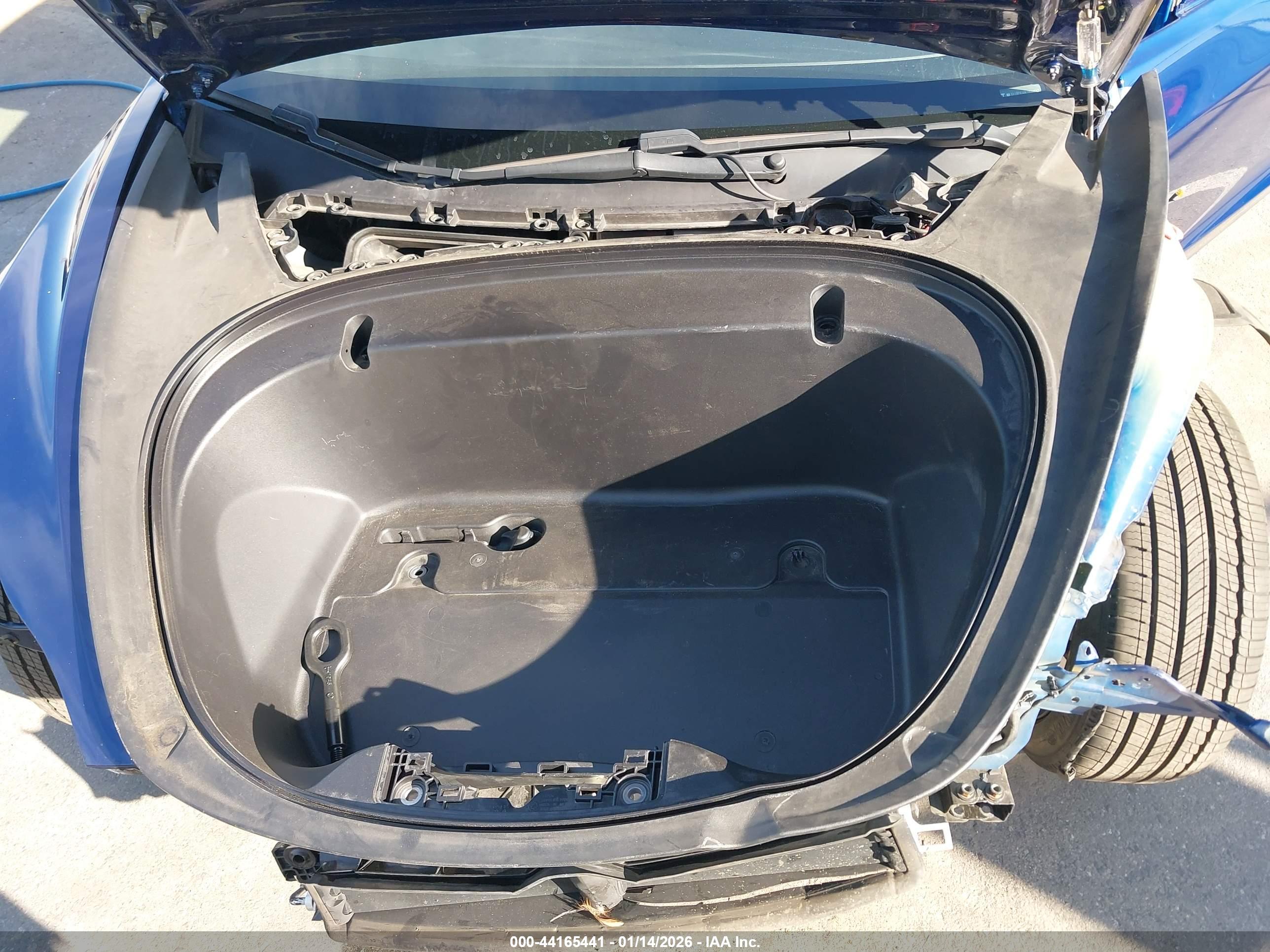 TESLA MODEL image 10