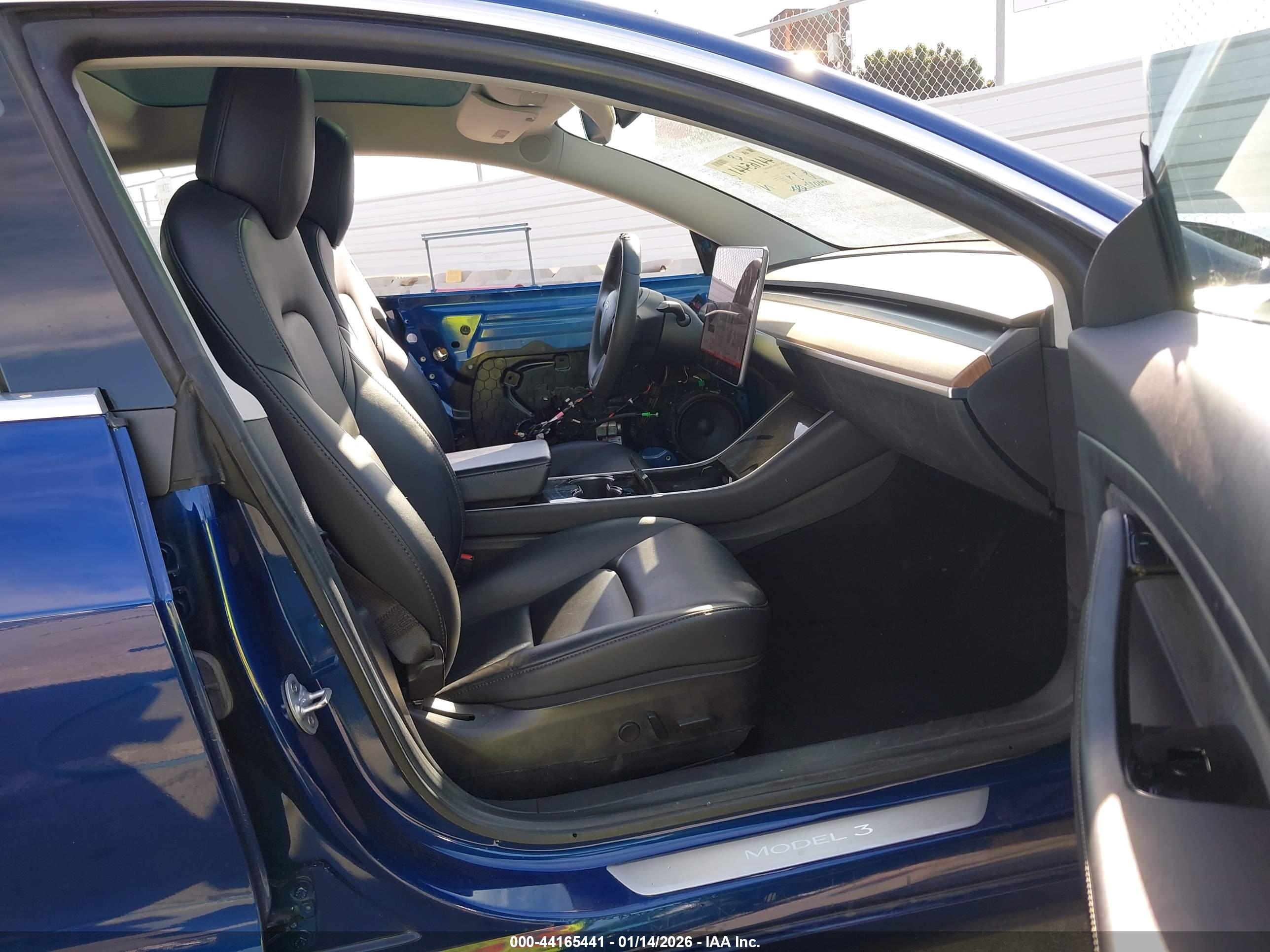 TESLA MODEL image 5
