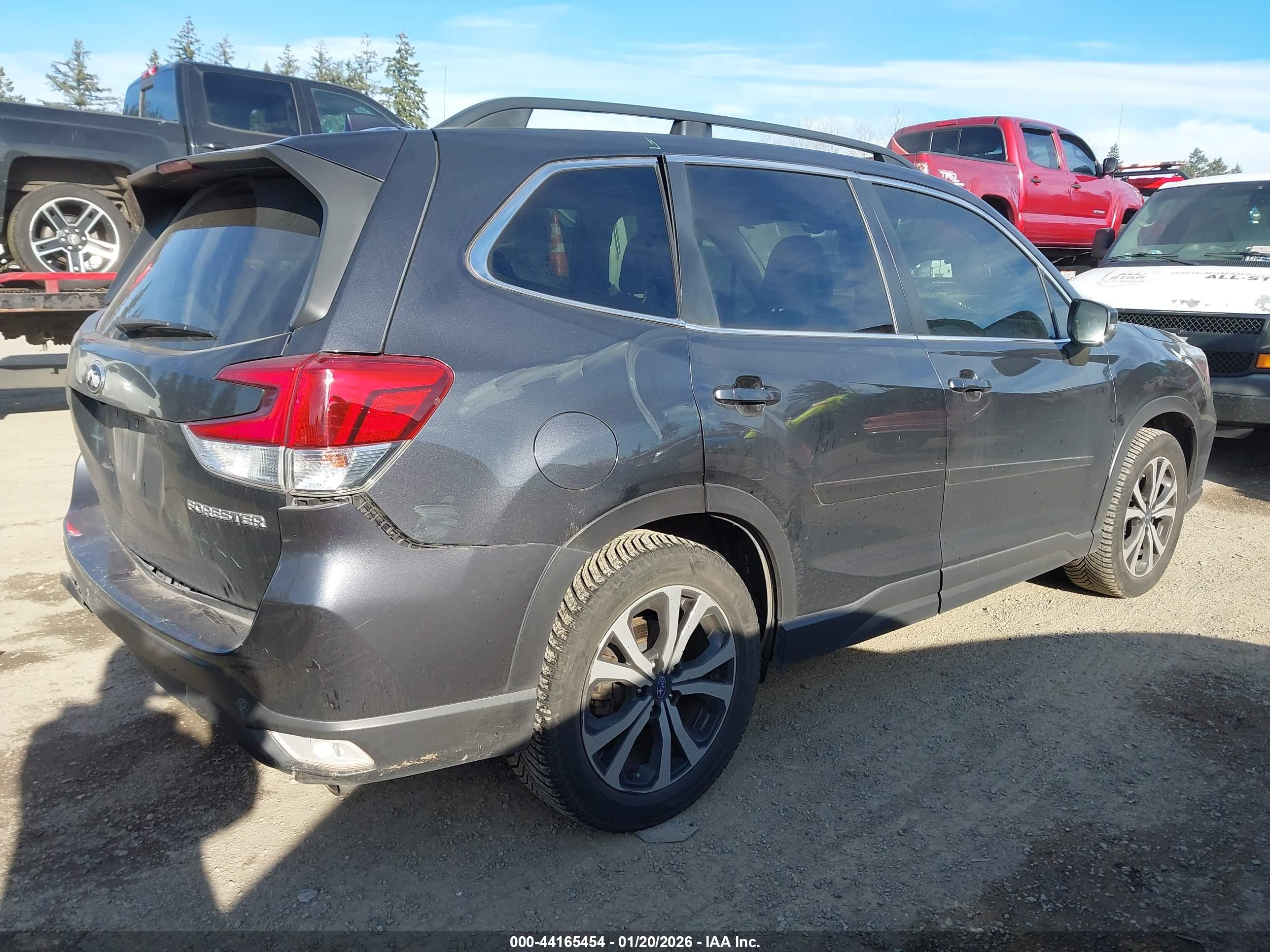 SUBARU FORESTER image 4