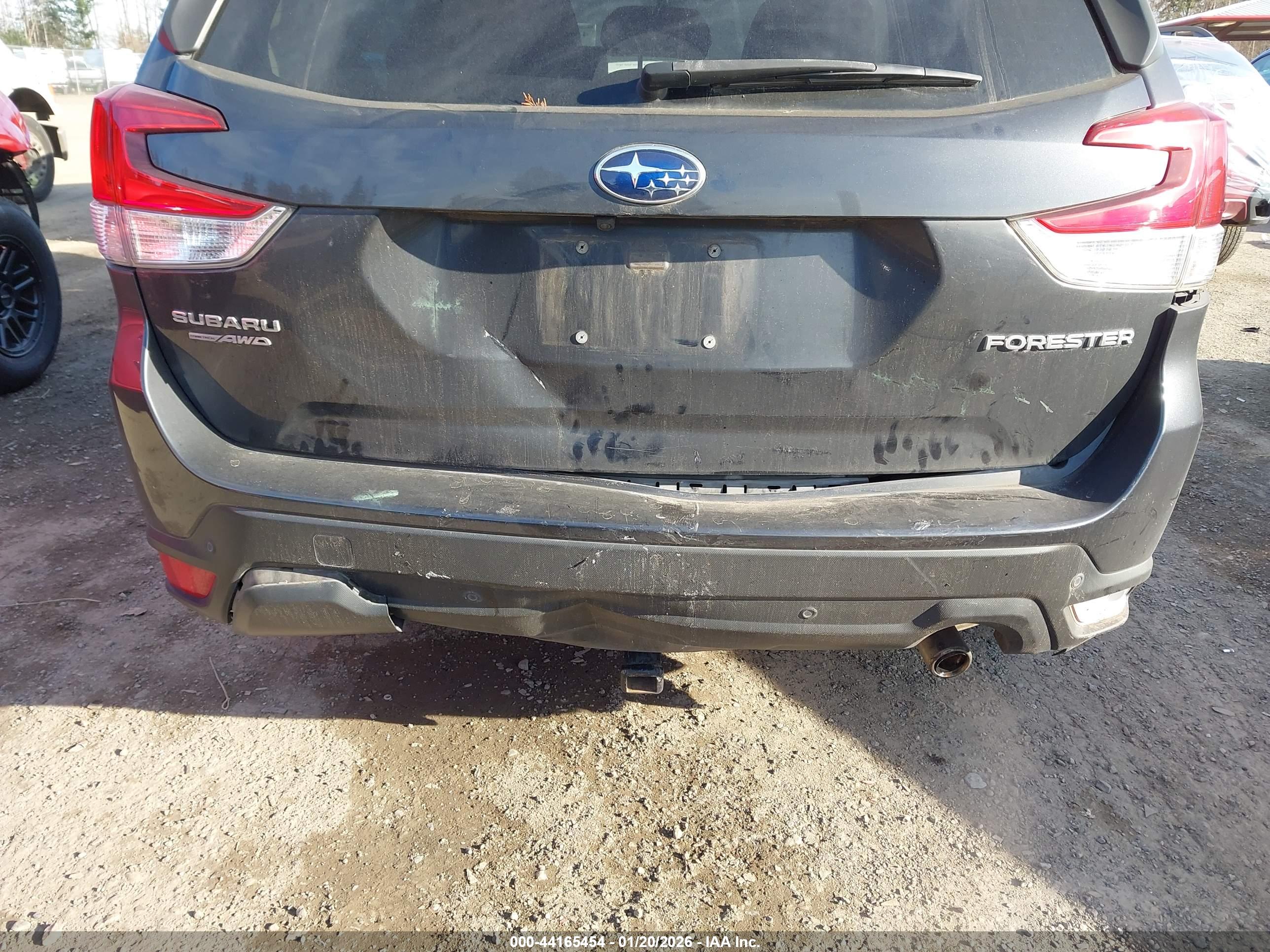 SUBARU FORESTER image 6