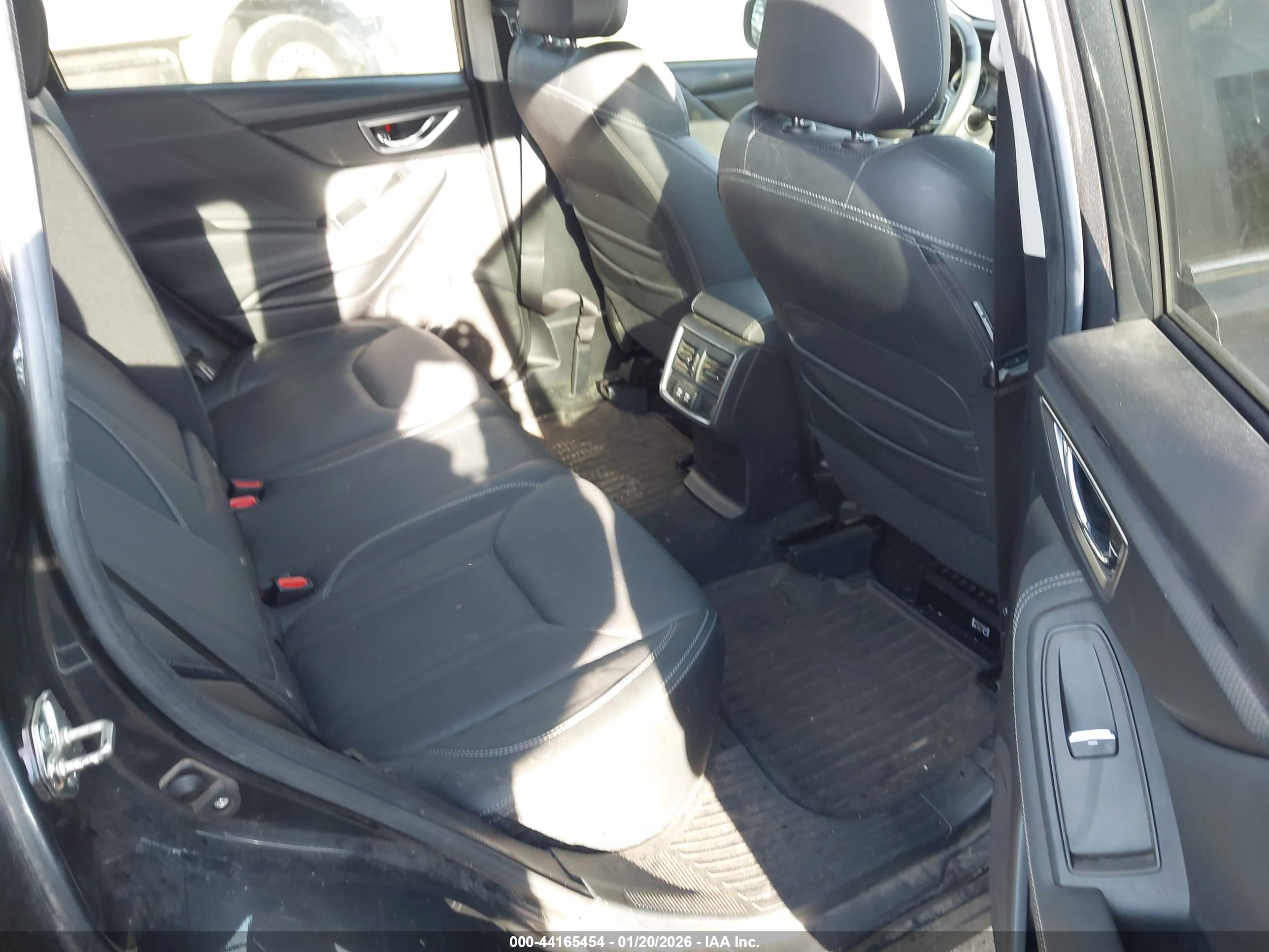 SUBARU FORESTER image 8