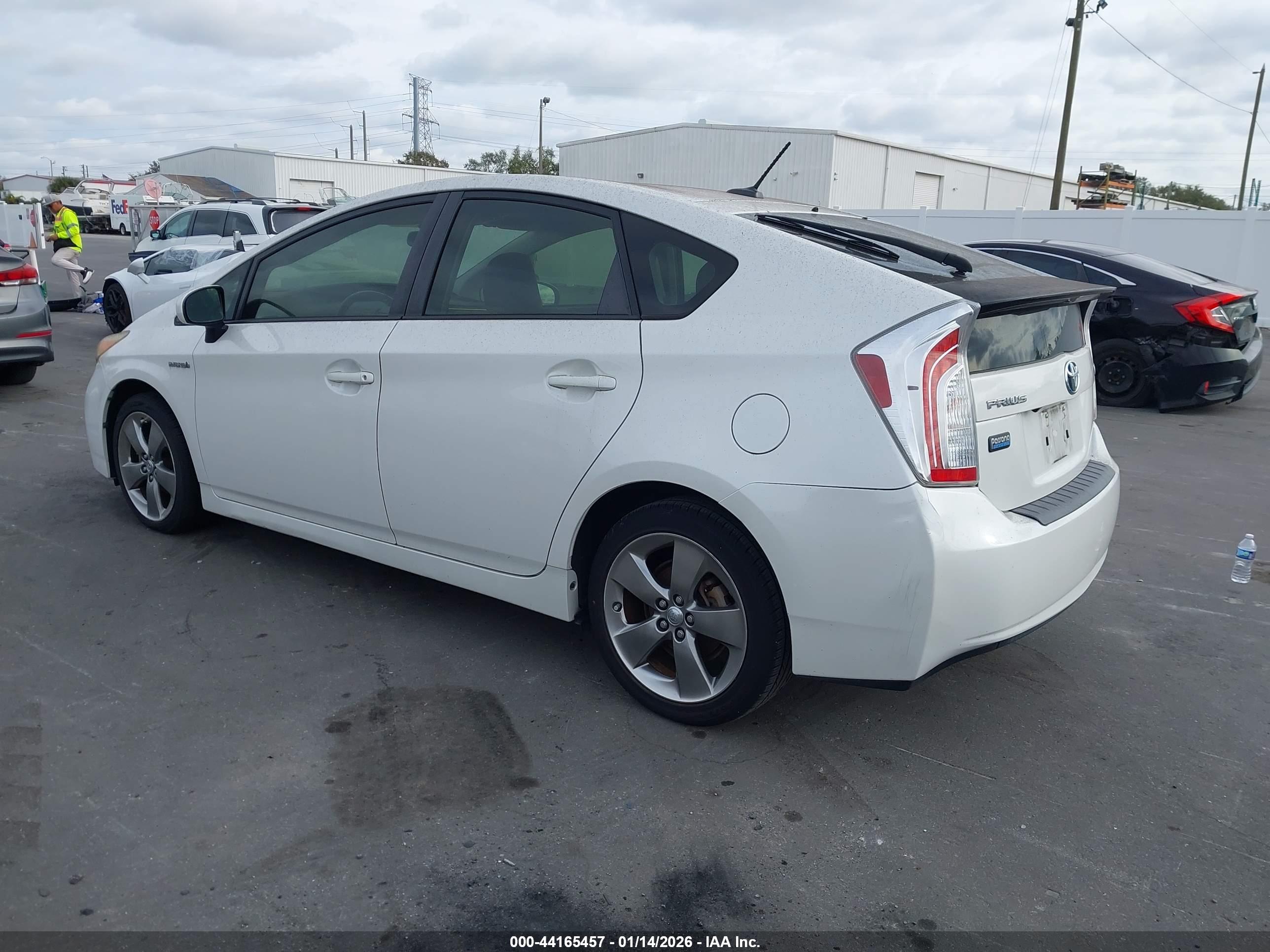 TOYOTA PRIUS image 3