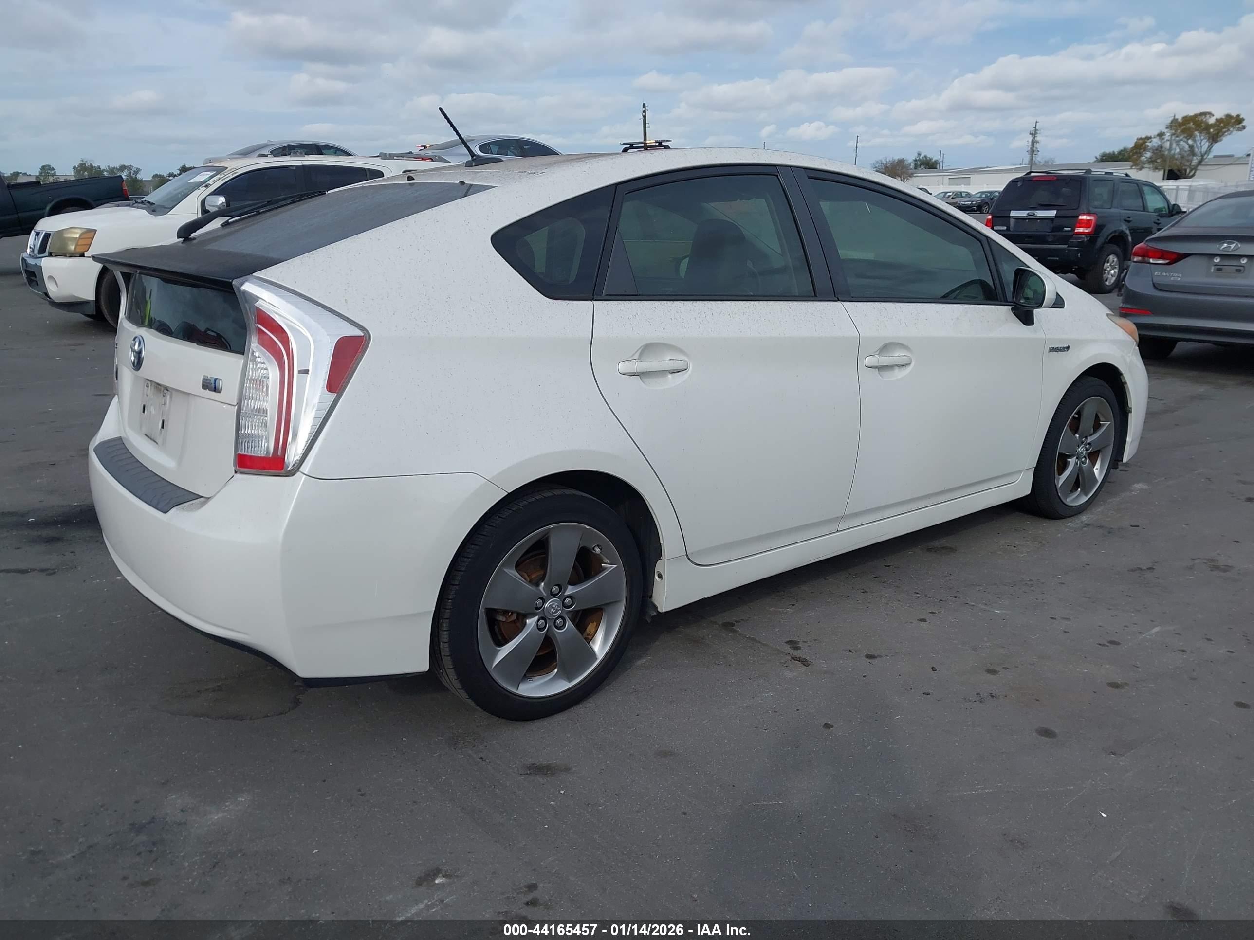 TOYOTA PRIUS image 4