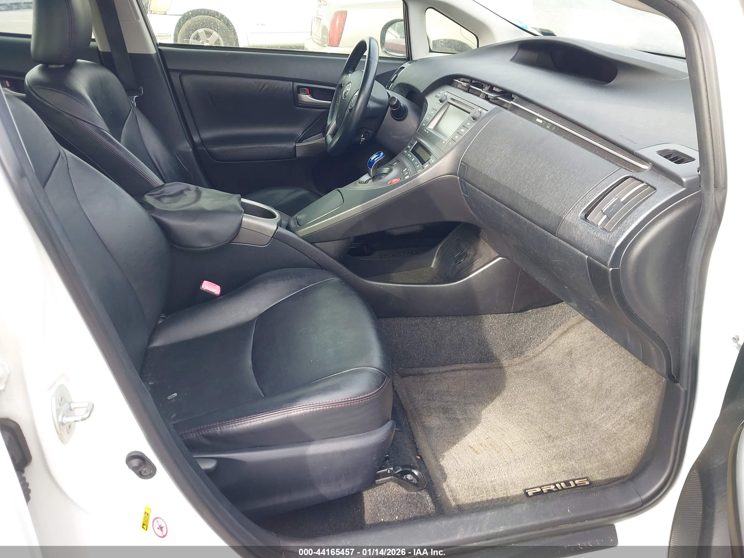 TOYOTA PRIUS image 5