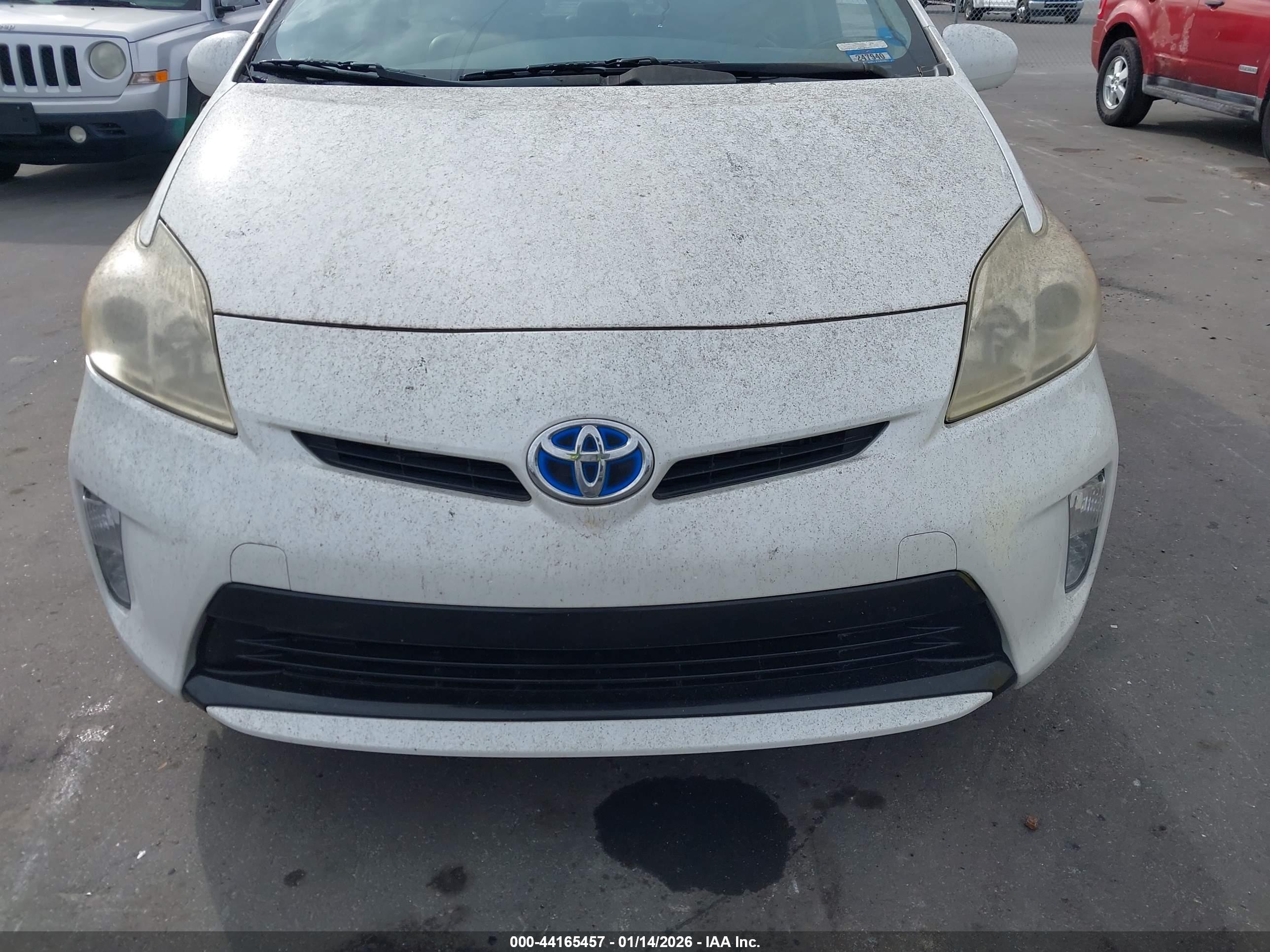 TOYOTA PRIUS image 6