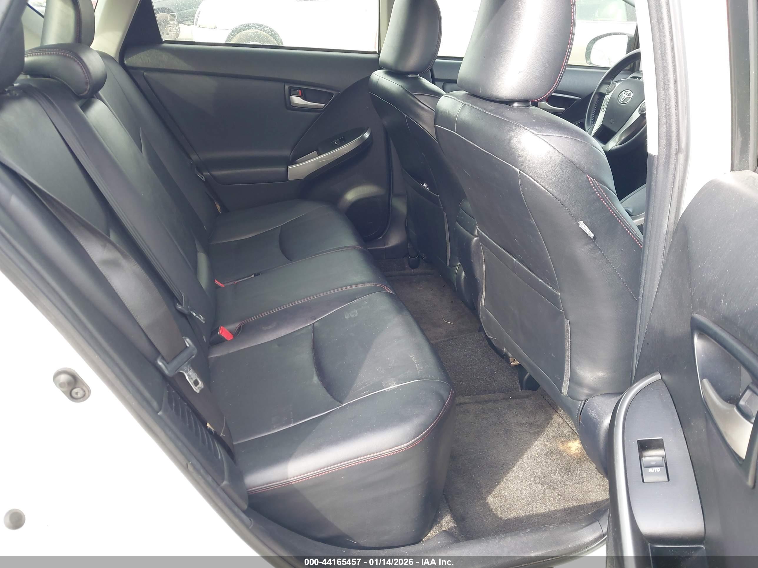 TOYOTA PRIUS image 8