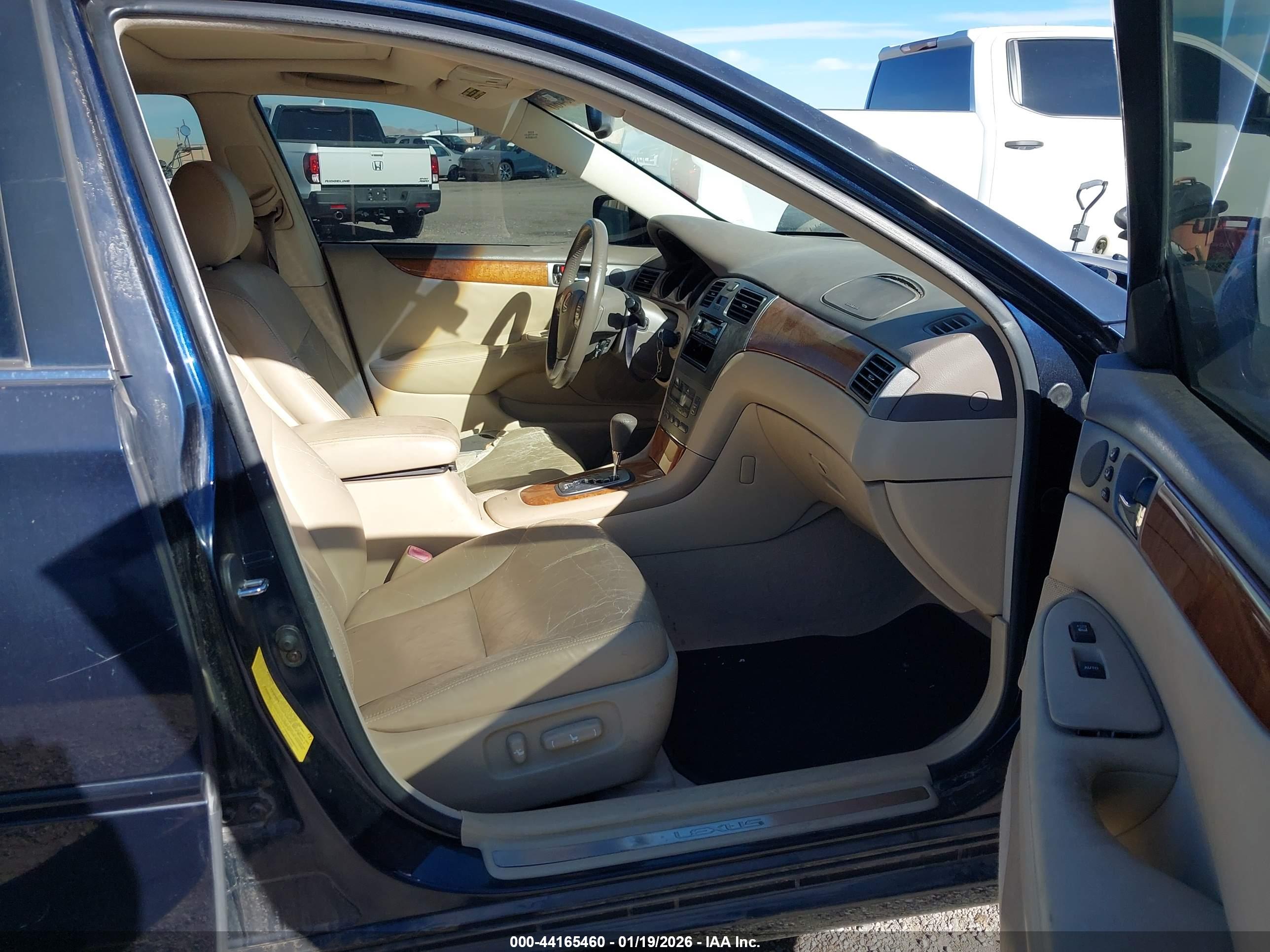 LEXUS ES image 5