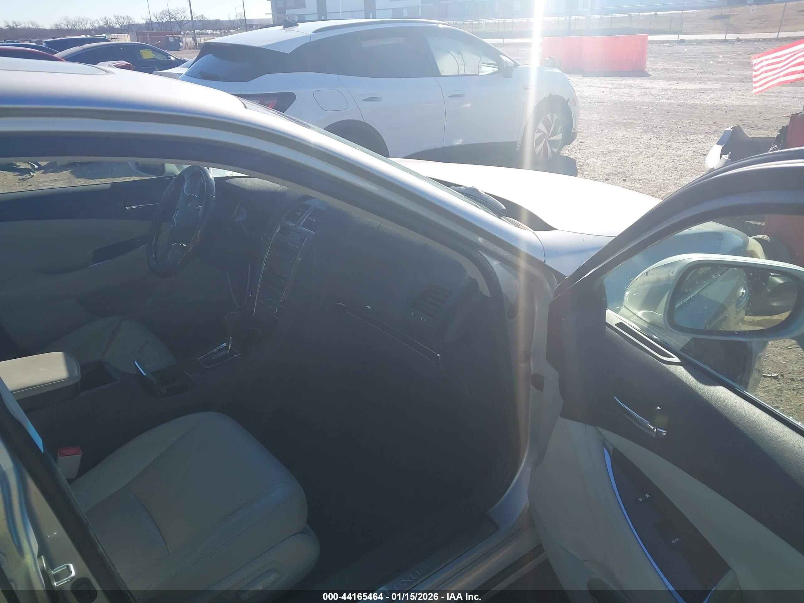 LEXUS ES image 5