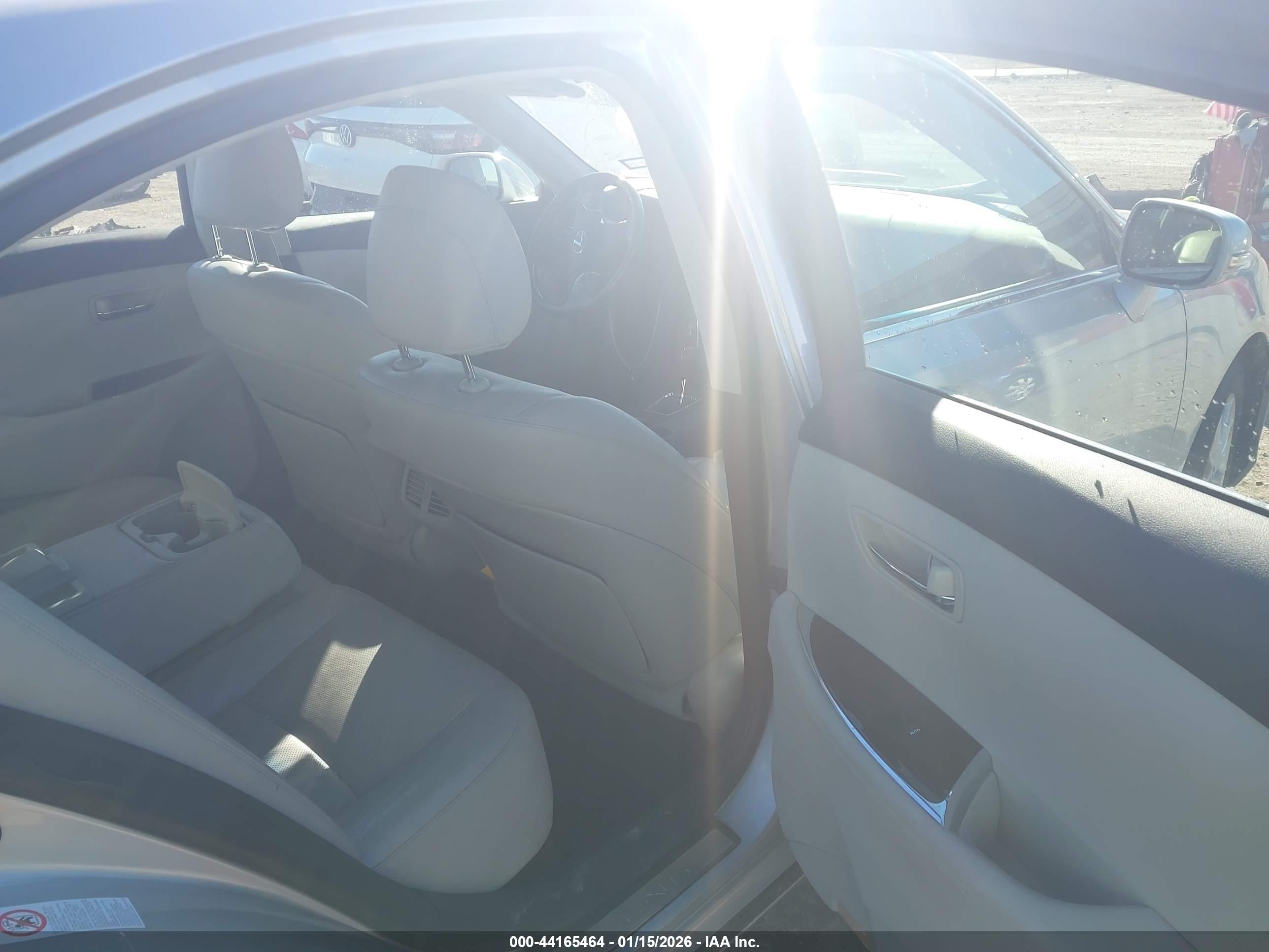 LEXUS ES image 8