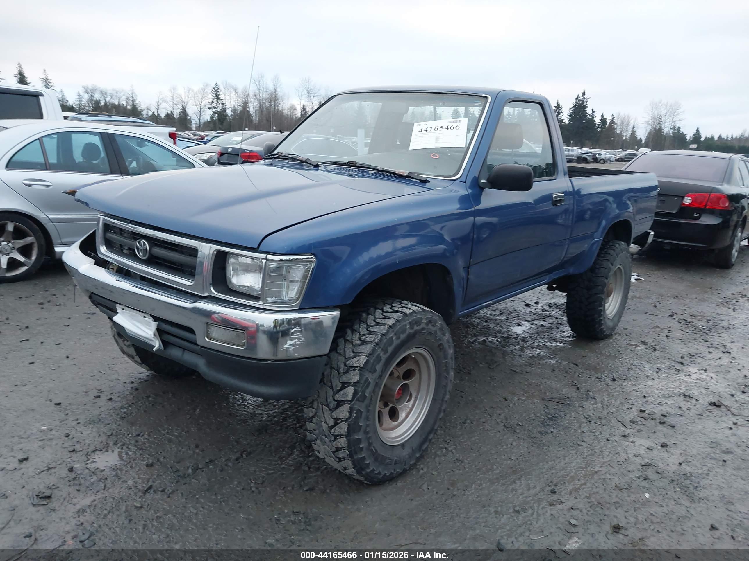 TOYOTA PICKUP image 2