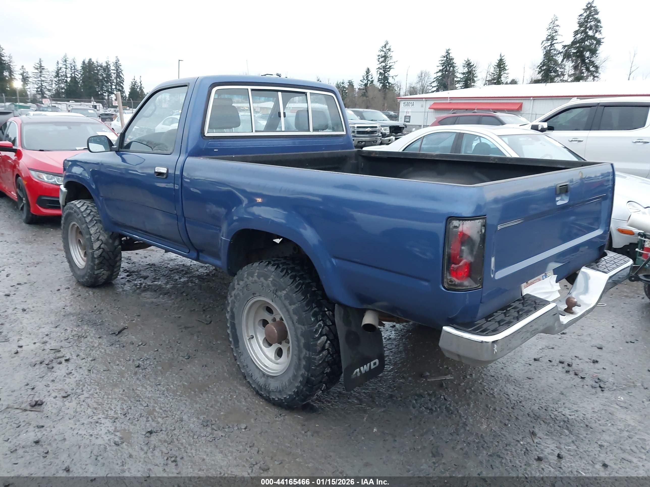 TOYOTA PICKUP image 3