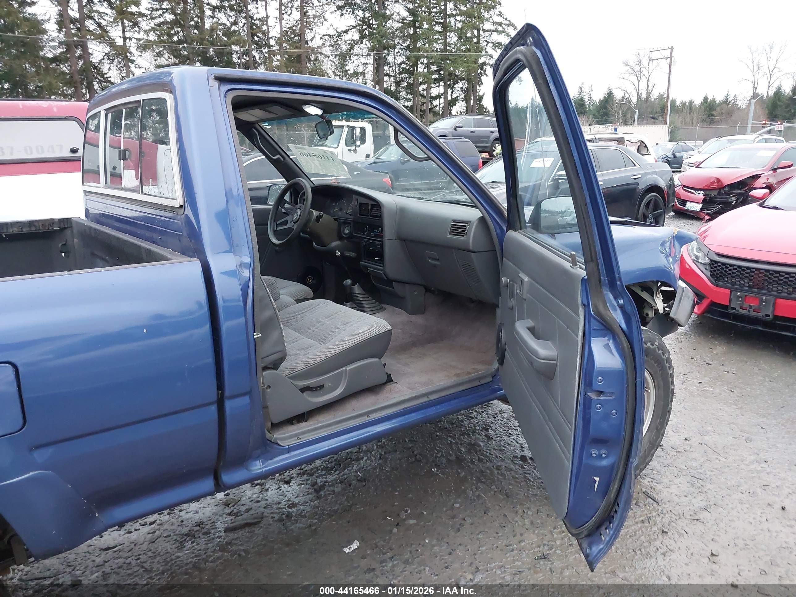 TOYOTA PICKUP image 5