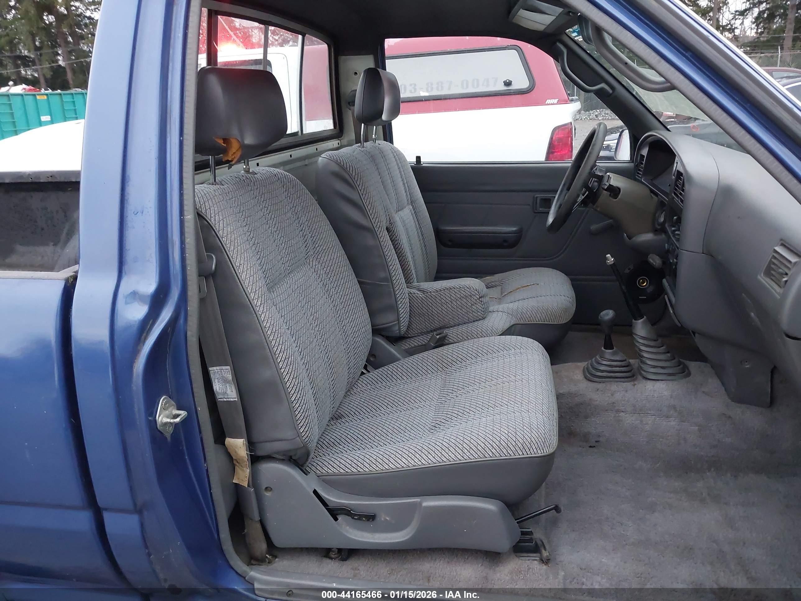 TOYOTA PICKUP image 8