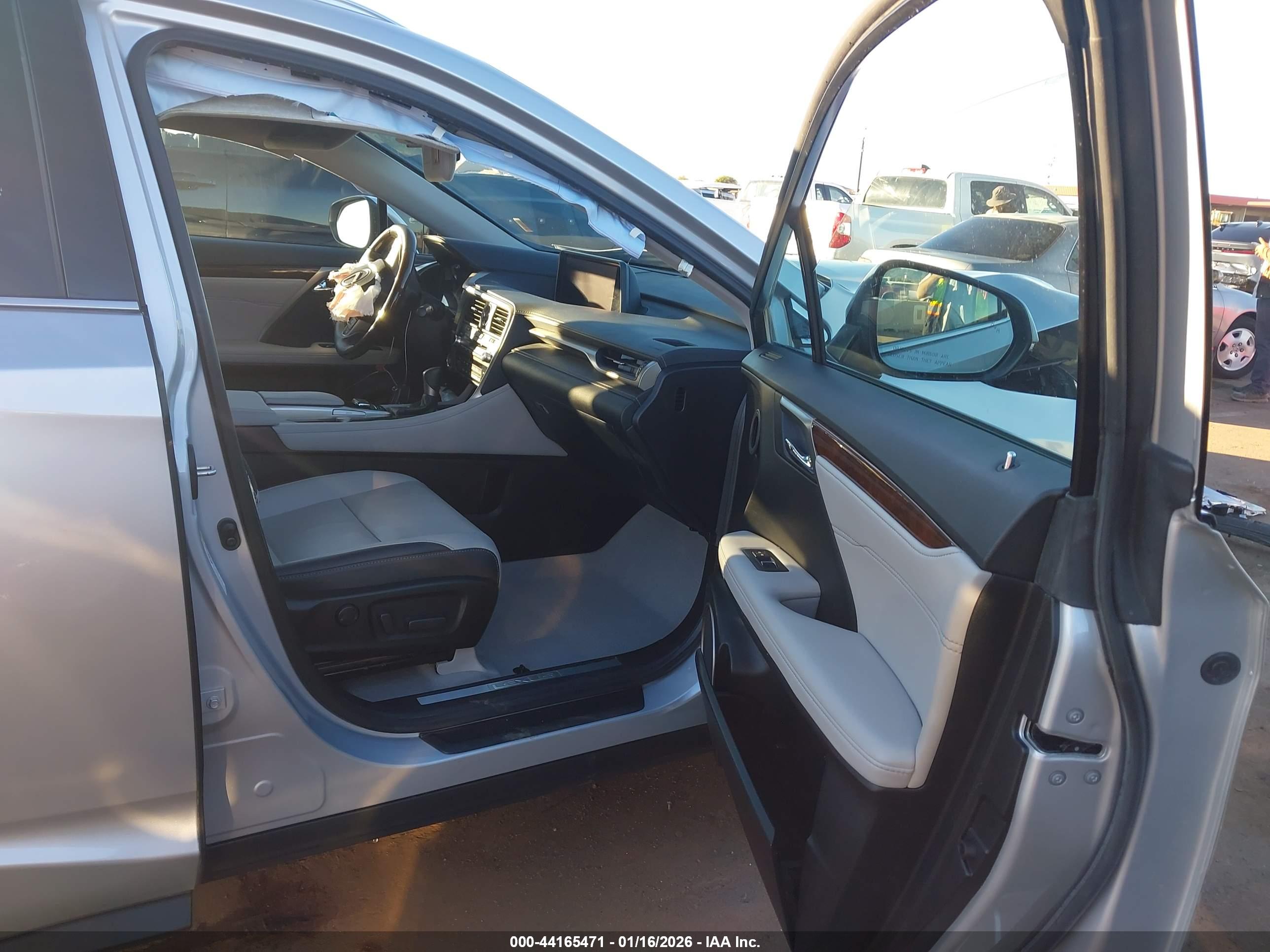 LEXUS RX image 5