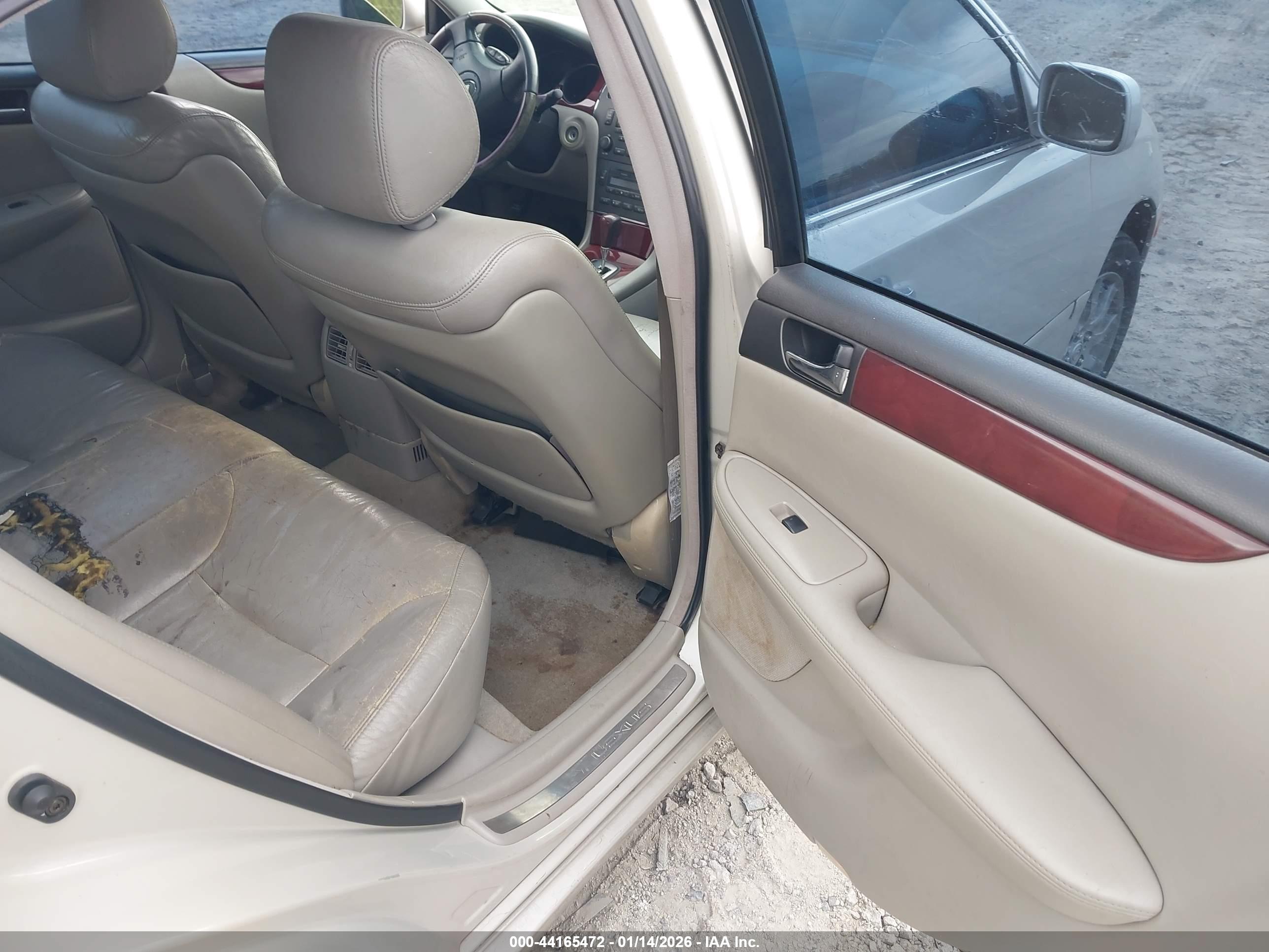 LEXUS ES image 8