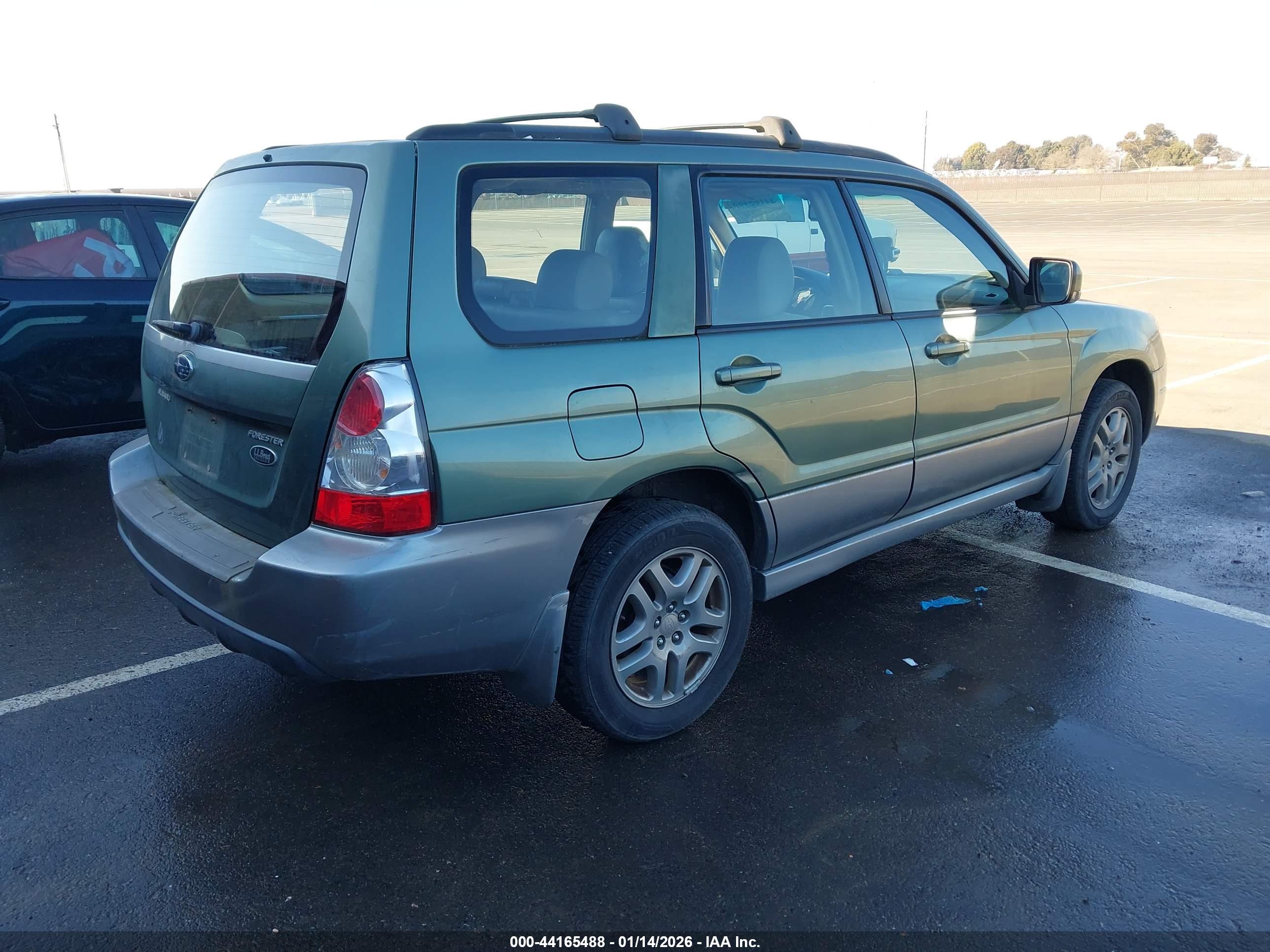 SUBARU FORESTER image 4