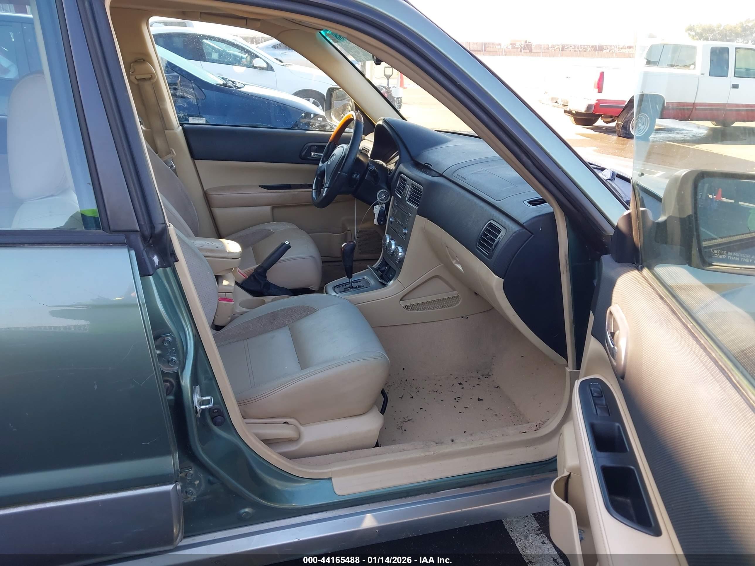 SUBARU FORESTER image 5