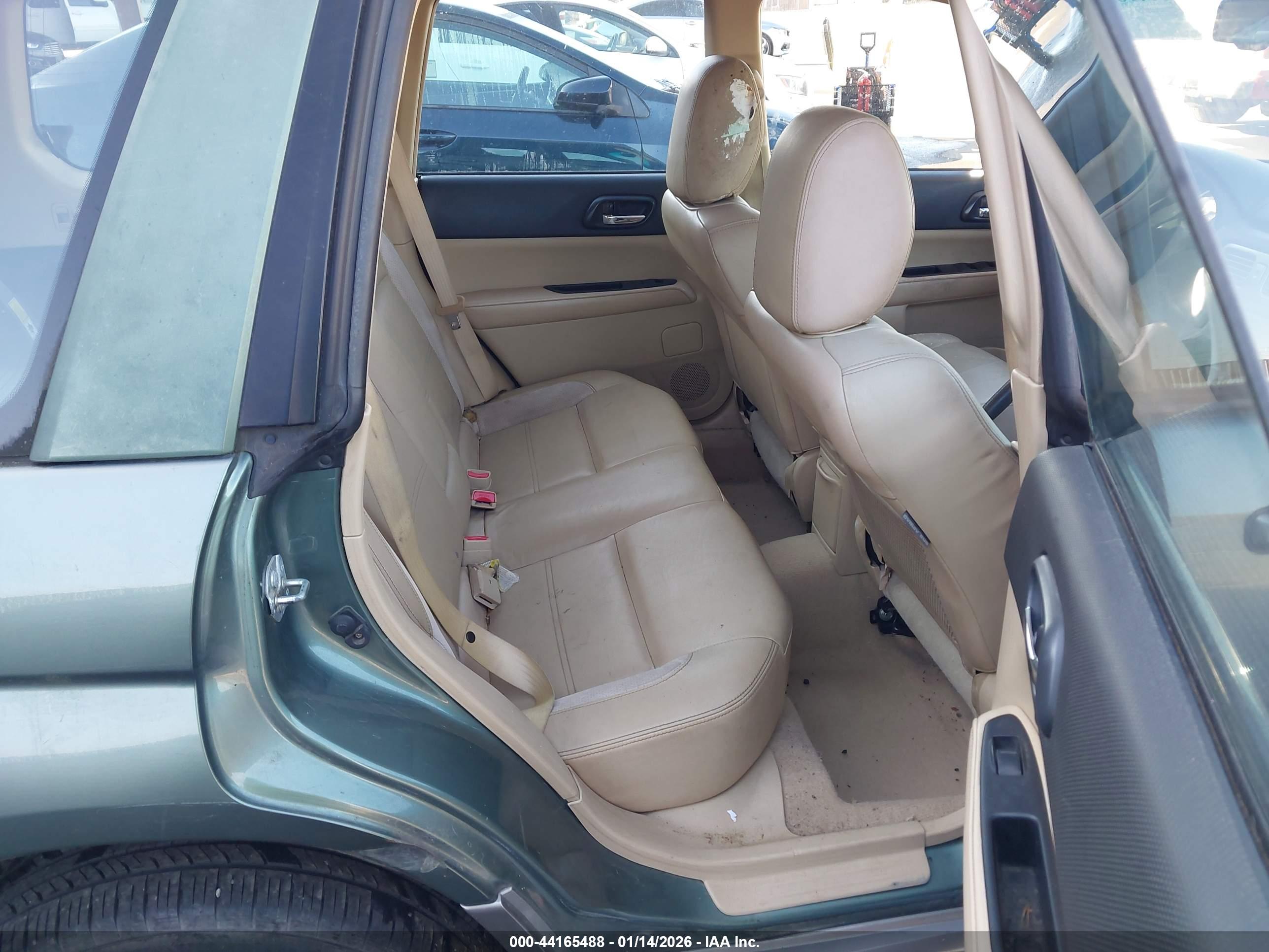 SUBARU FORESTER image 8