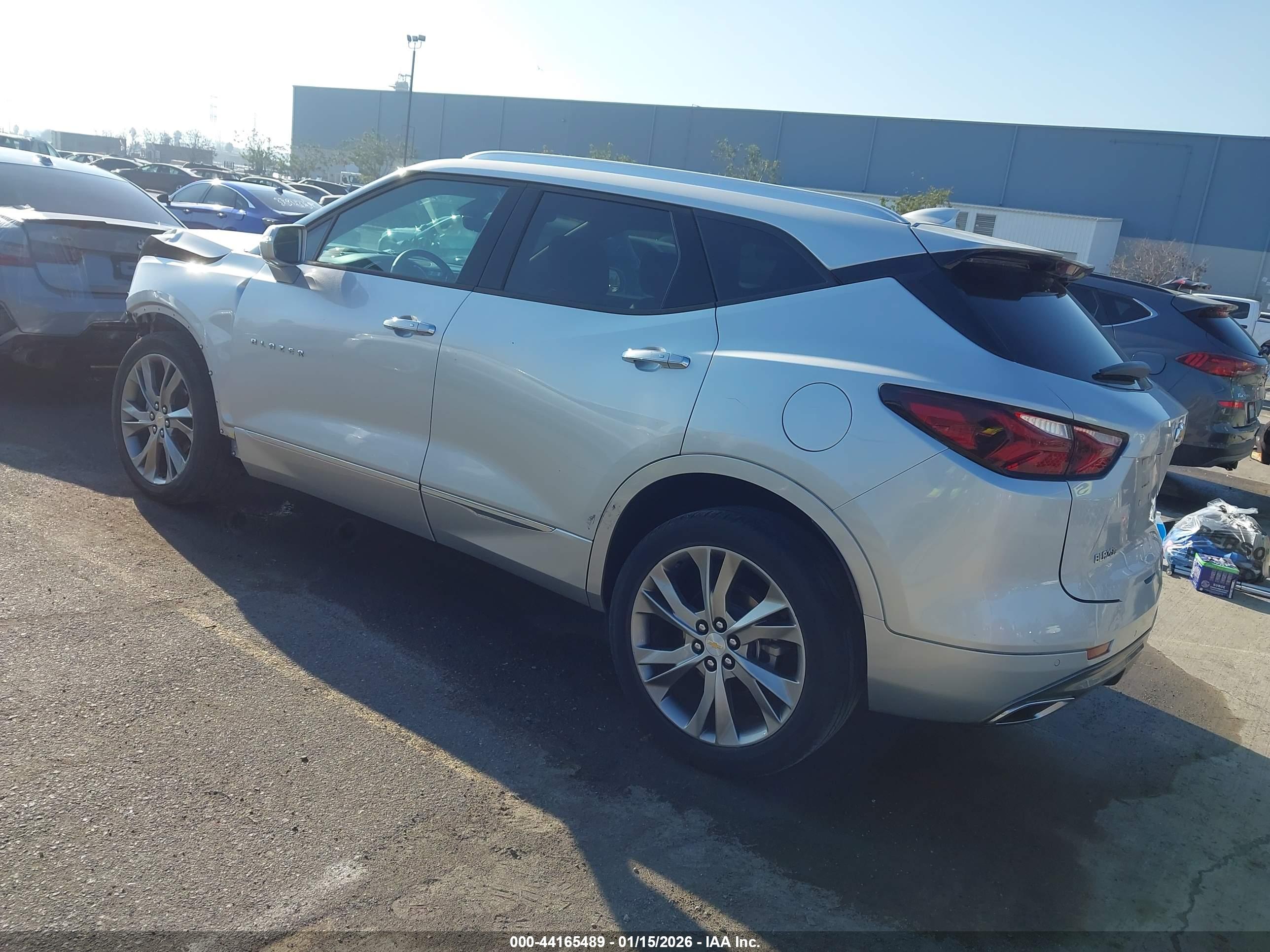 CHEVROLET BLAZER image 3