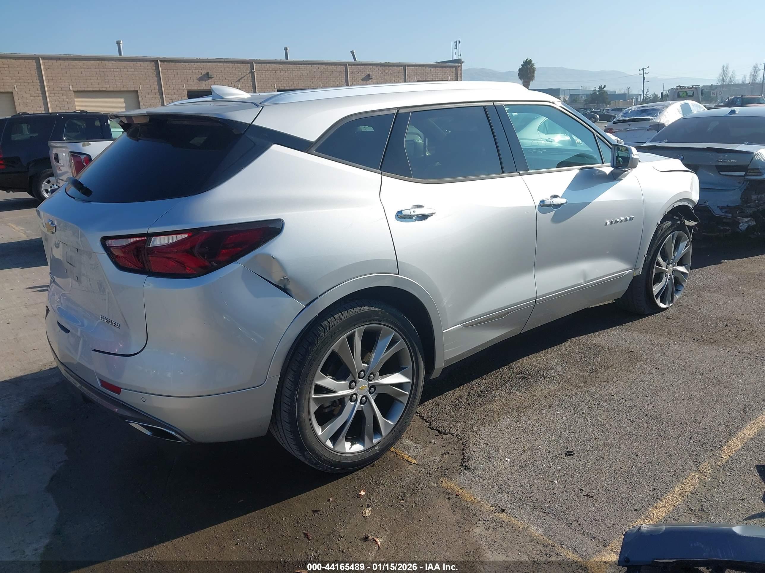 CHEVROLET BLAZER image 4