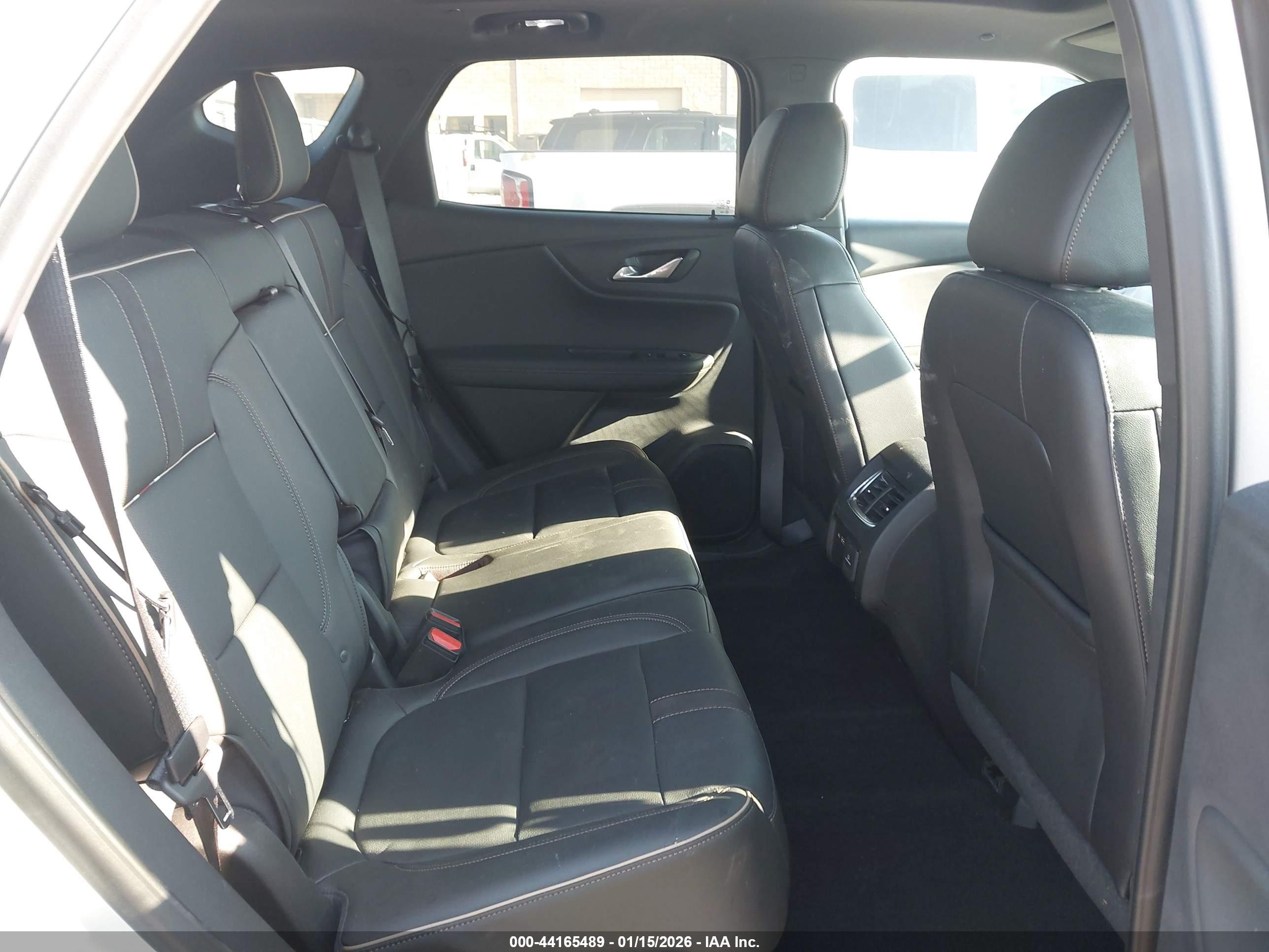 CHEVROLET BLAZER image 8